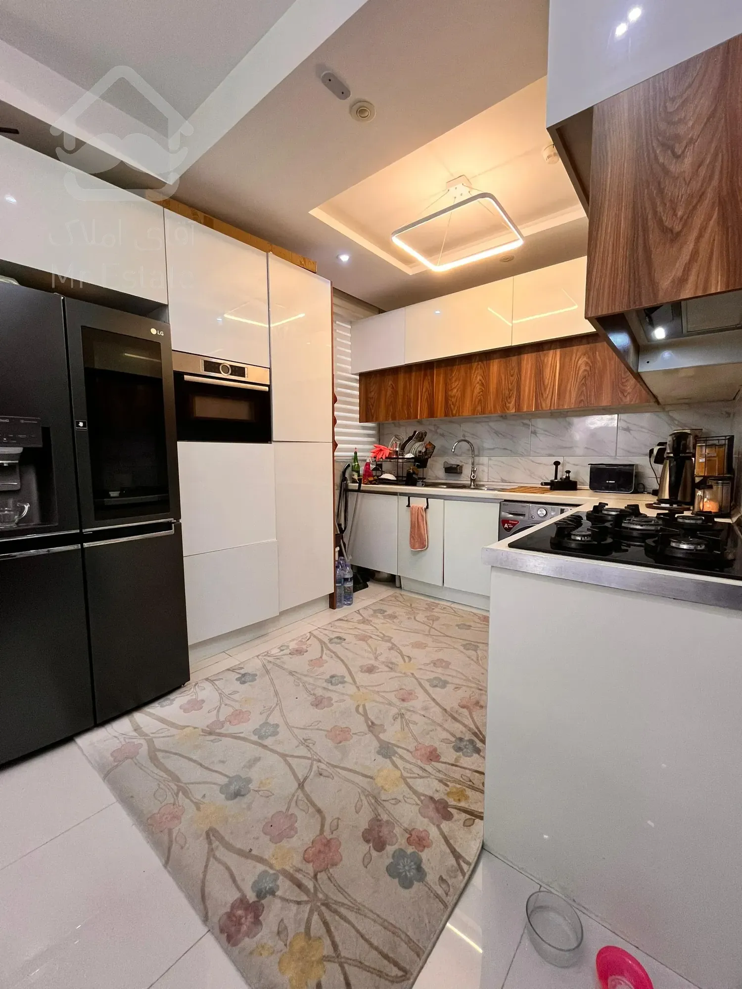 ۸۰آپارتمان متری چهارباغ شرقی