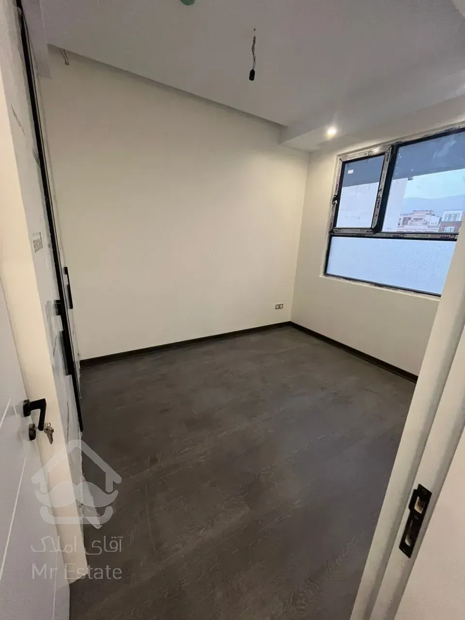 آپارتمان 118متر/سه خواب/لاله شرقی