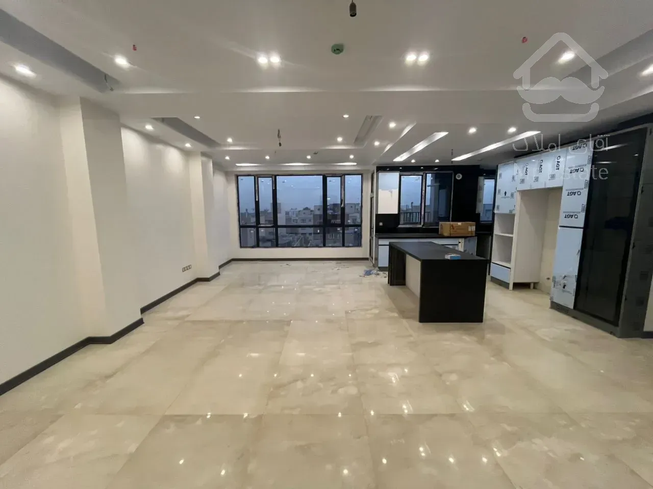 آپارتمان 118متر/سه خواب/لاله شرقی