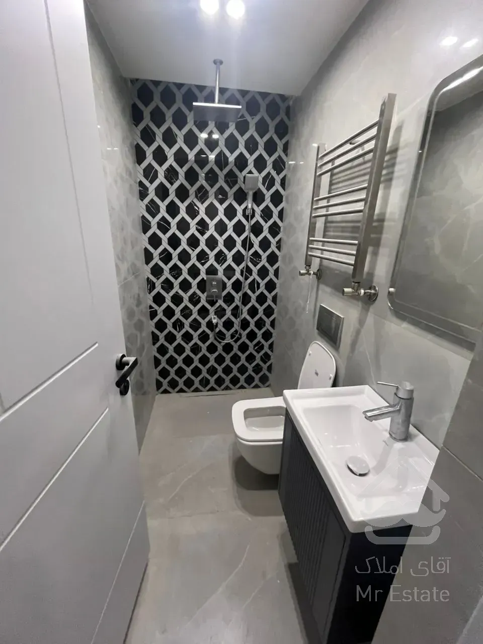 آپارتمان 118متر/سه خواب/لاله شرقی