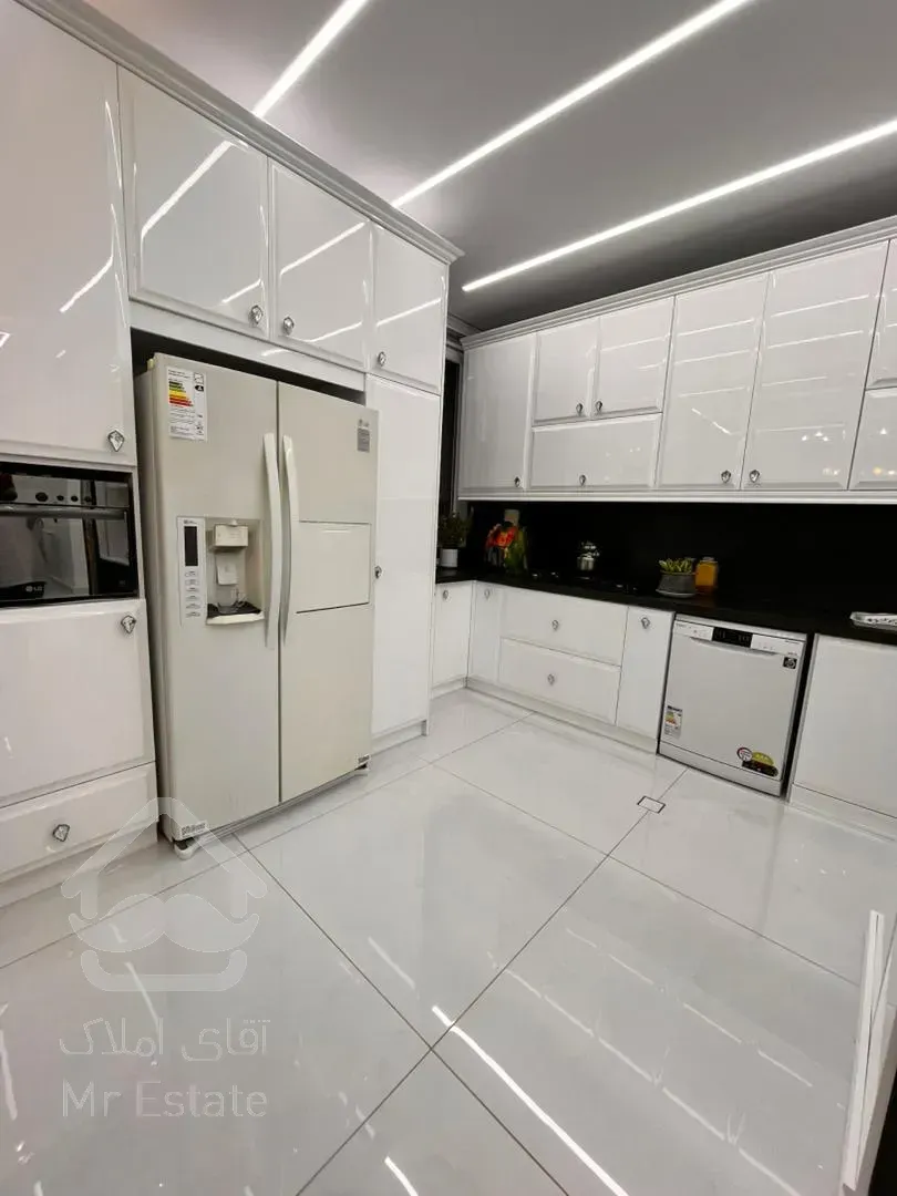 آپارتمان ۱۷۷متری/چهارباغ شرقی