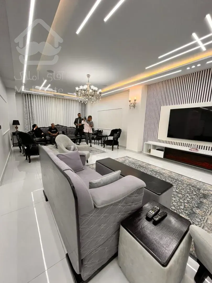 آپارتمان ۱۷۷متری/چهارباغ شرقی