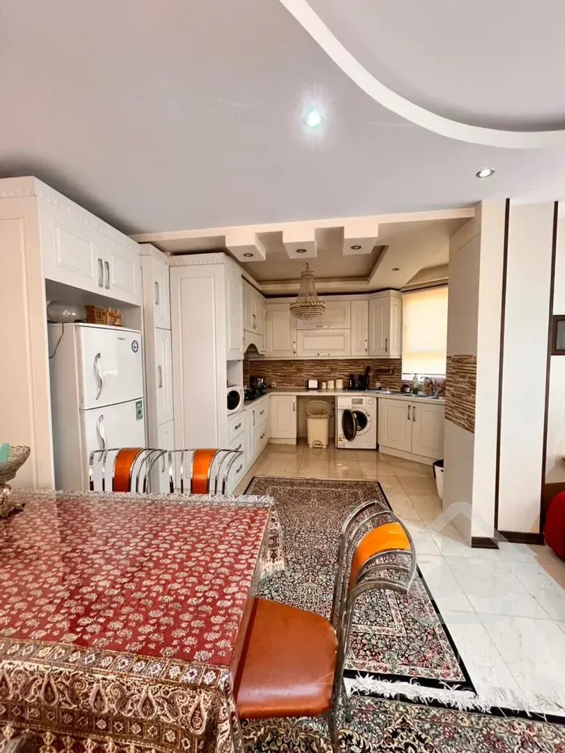 آپارتمان ۱۰۲متری واقع در چهارباغ زیر قیمت