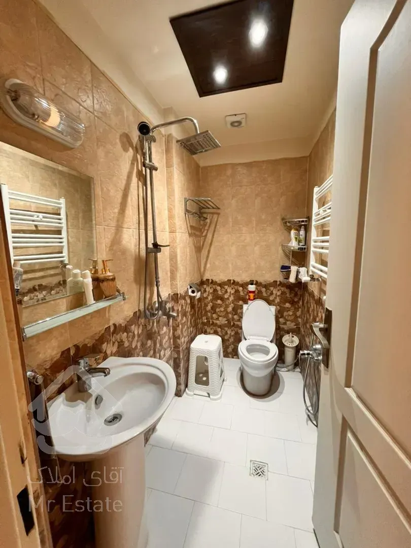 آپارتمان ۱۰۲متری واقع در چهارباغ زیر قیمت