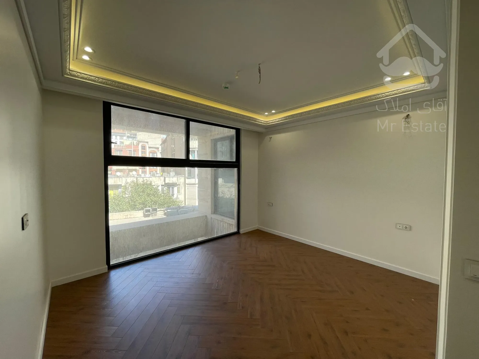 ۳۲۰ متر تکواحدی مدرن در شمال کاخ