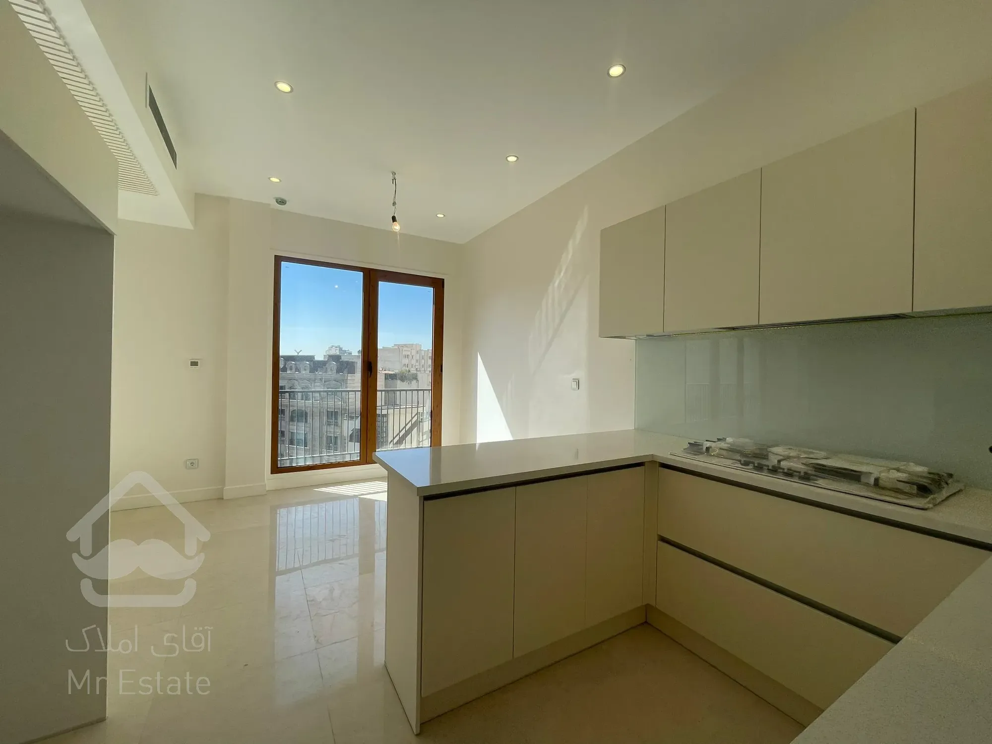 ۱۳۱ متر مدرن در سنبل