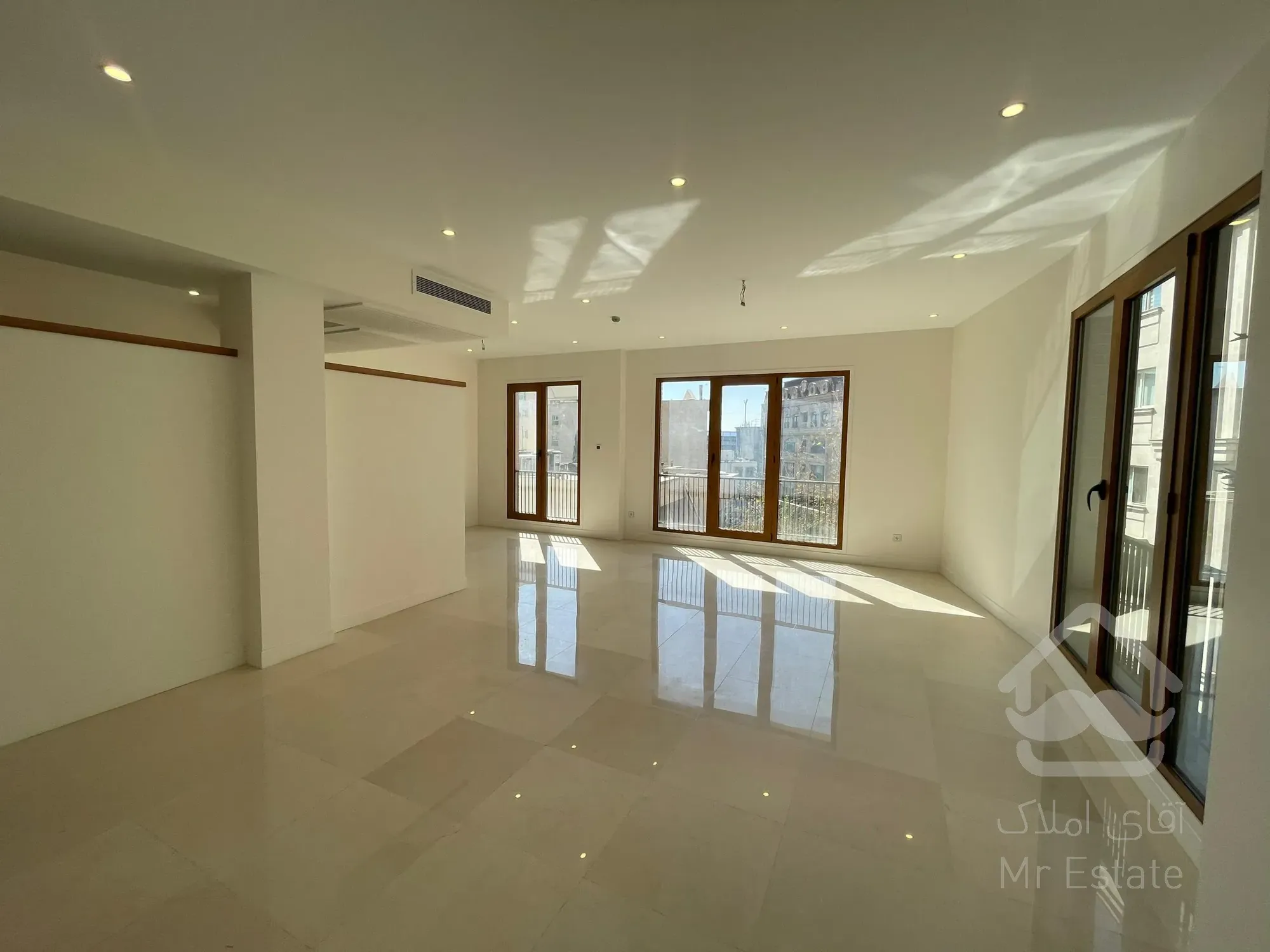 ۱۳۱ متر مدرن در سنبل