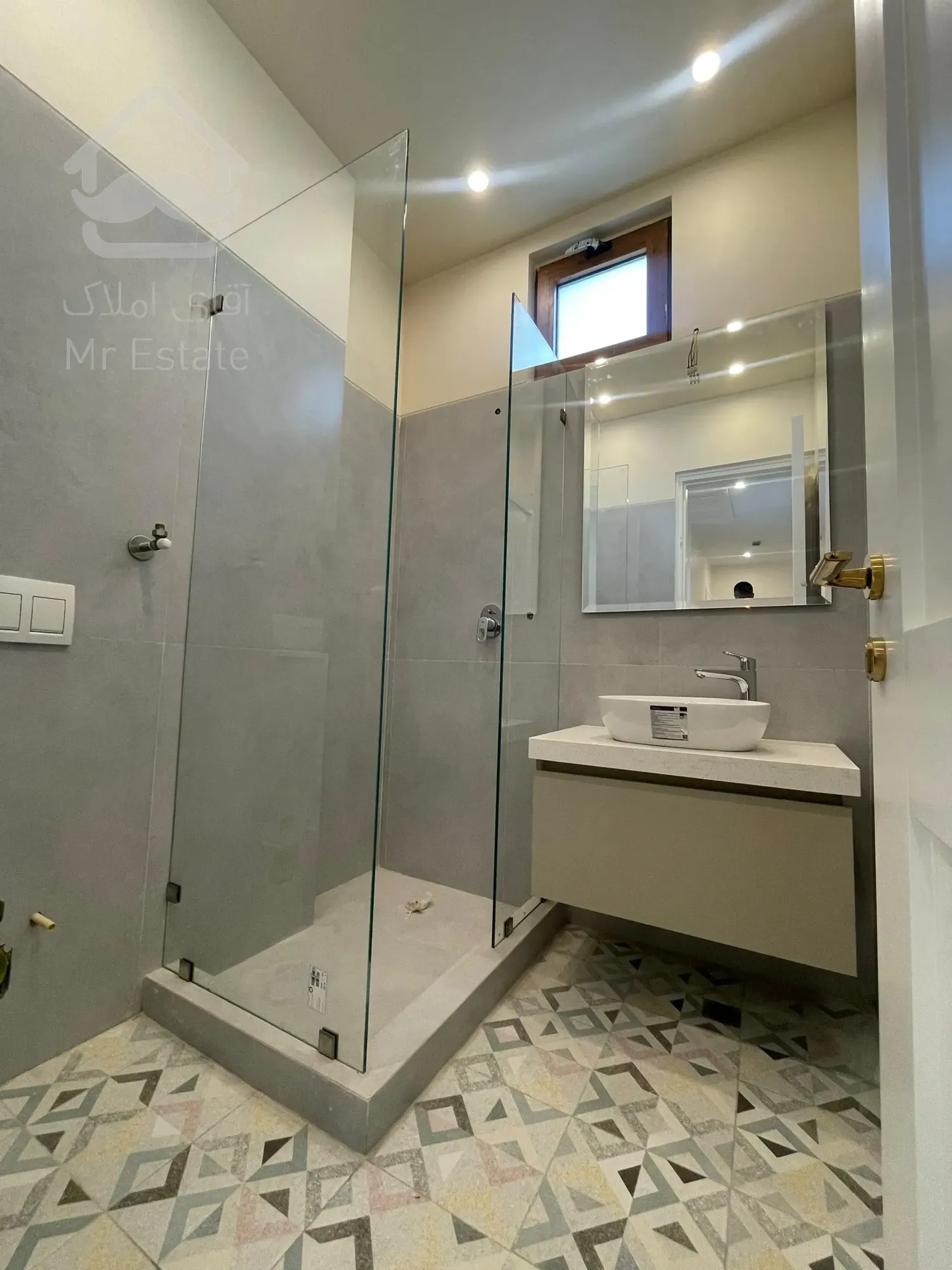 ۲۶۰ متر برج بدون مشرف