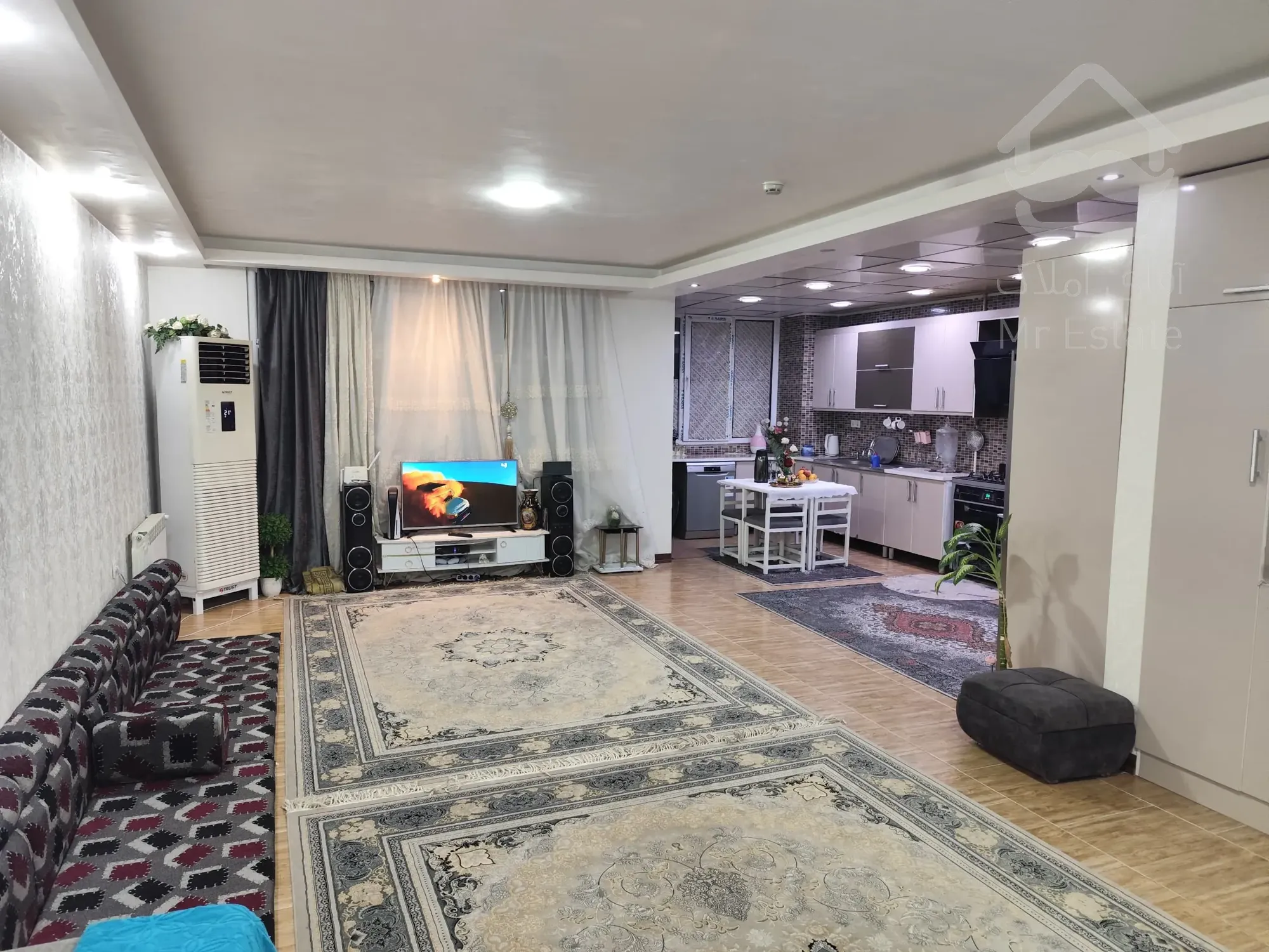 فروش آپارتمان ۱۳۰ متری ۳ خواب تک واحدی