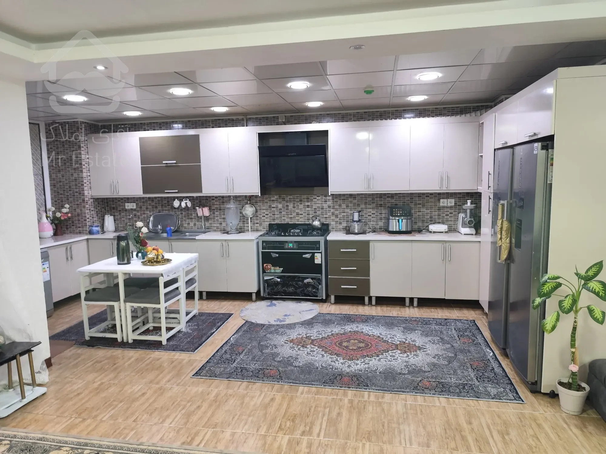 فروش آپارتمان ۱۳۰ متری ۳ خواب تک واحدی