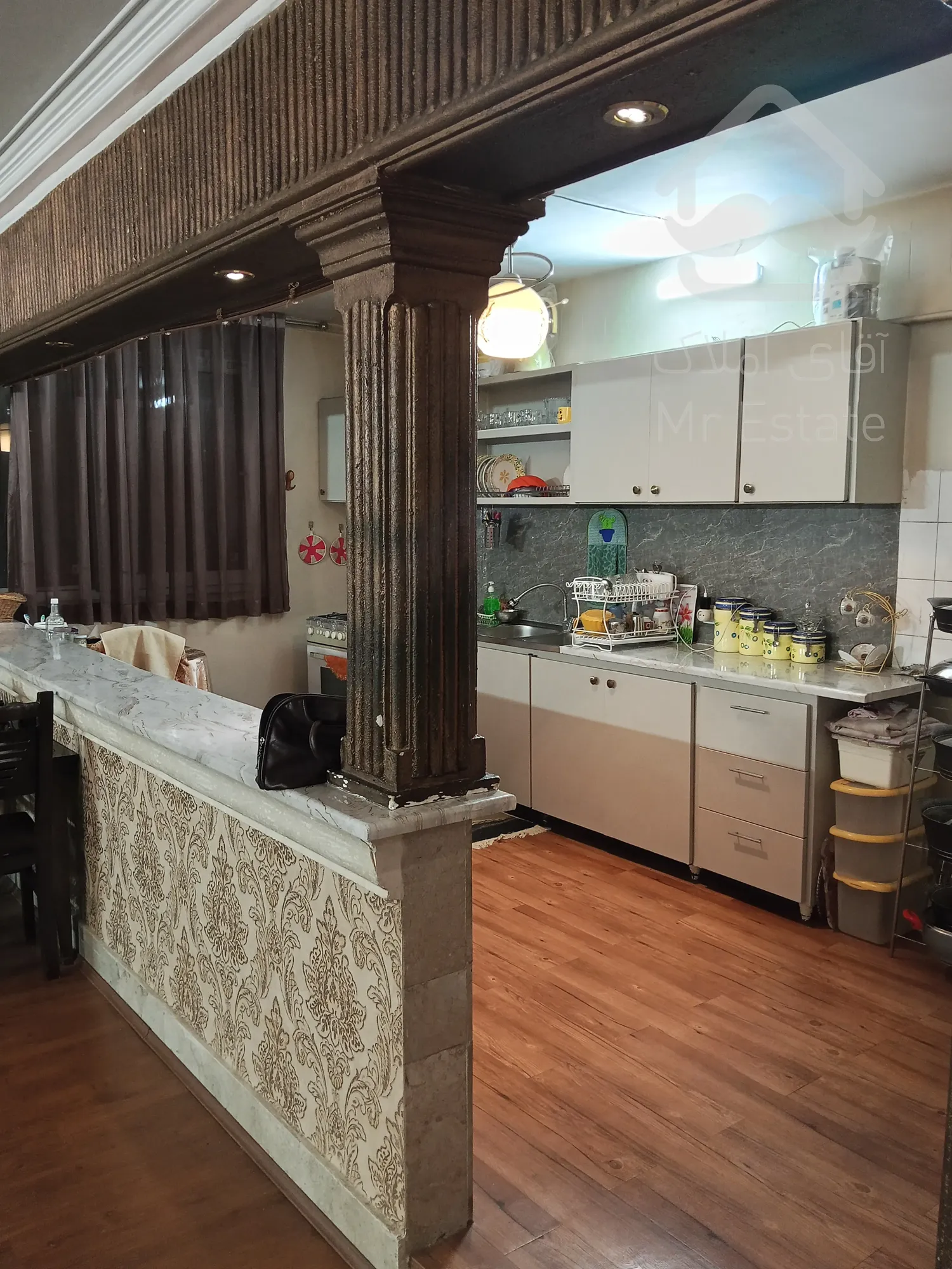 فوری/آپارتمان 131 متری/قاسم آباد(شهرک غرب)