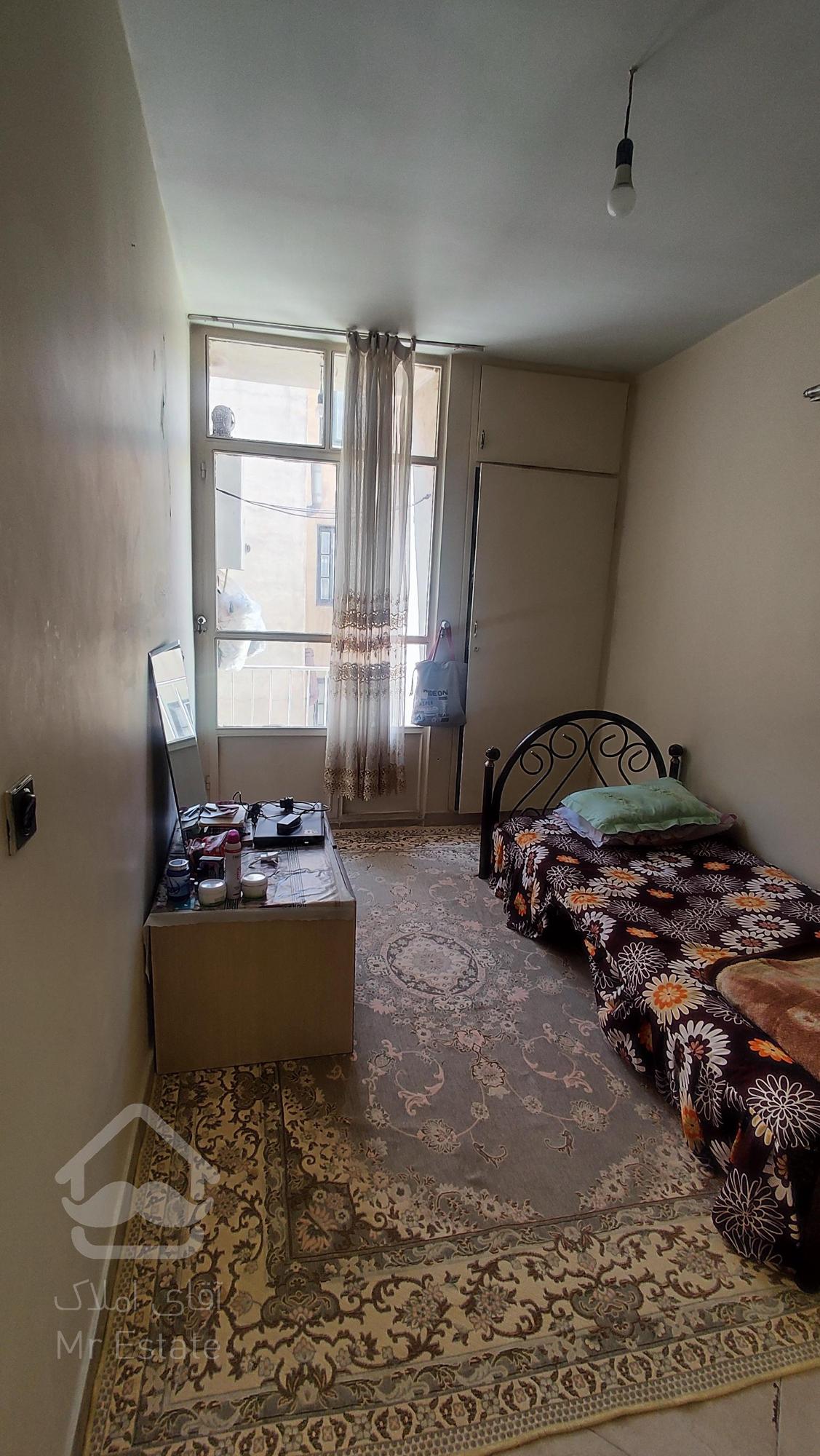 ۴۰متر خوش نقشه با پارکینگ  بوستان