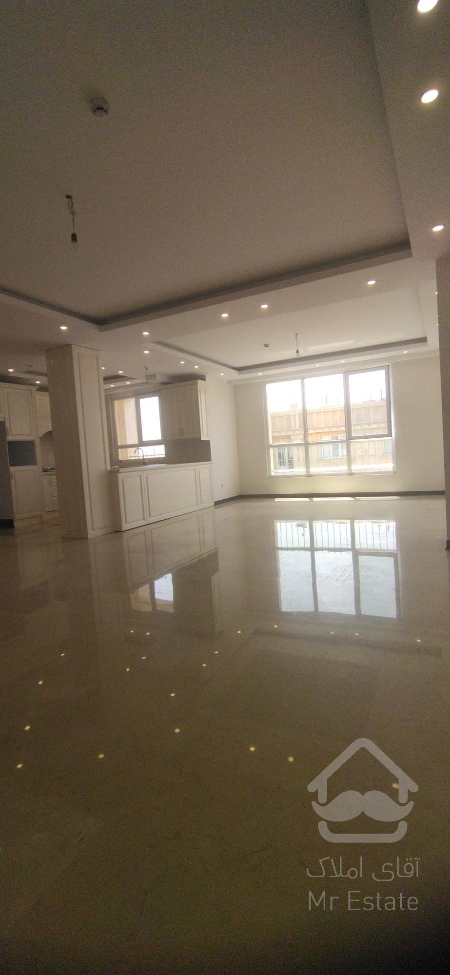 100متر سالن پرده خور آکواریومی