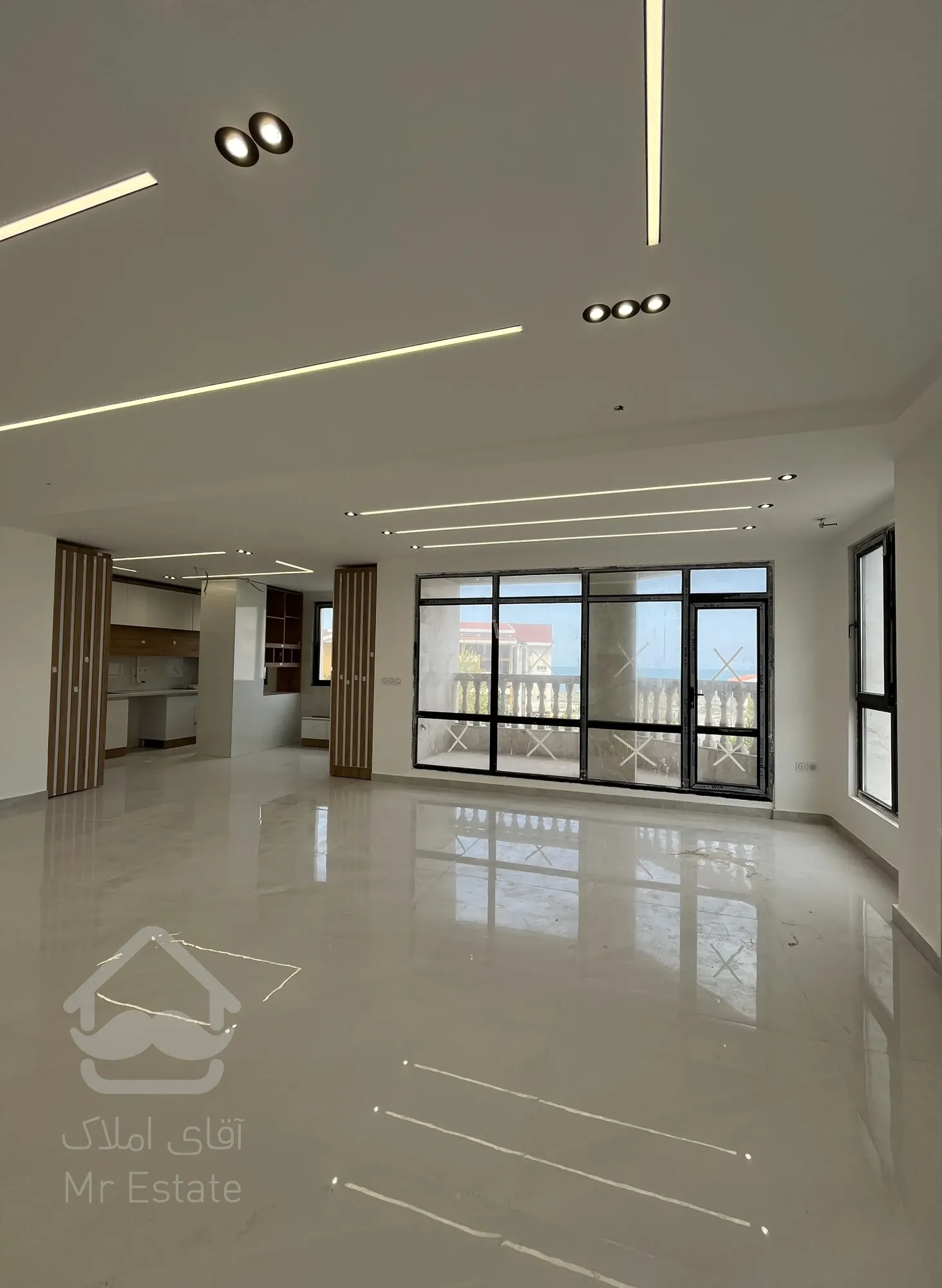 فروش آپارتمان ۱۶۸ متری پاسداران