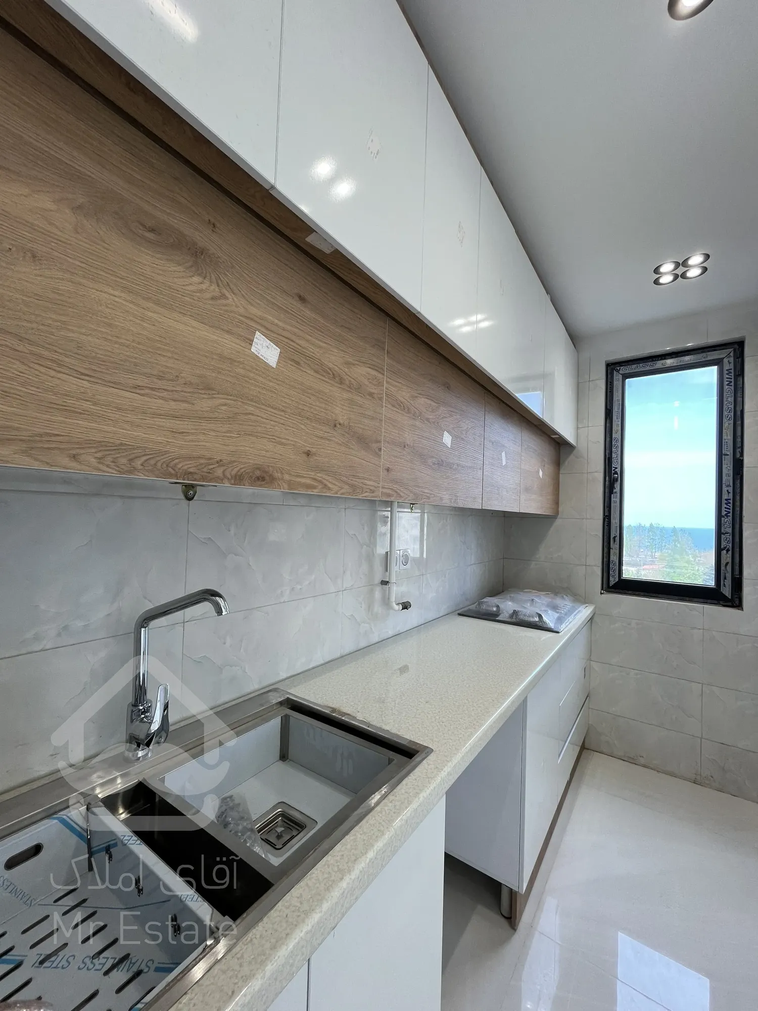 فروش آپارتمان ۱۶۸ متری پاسداران