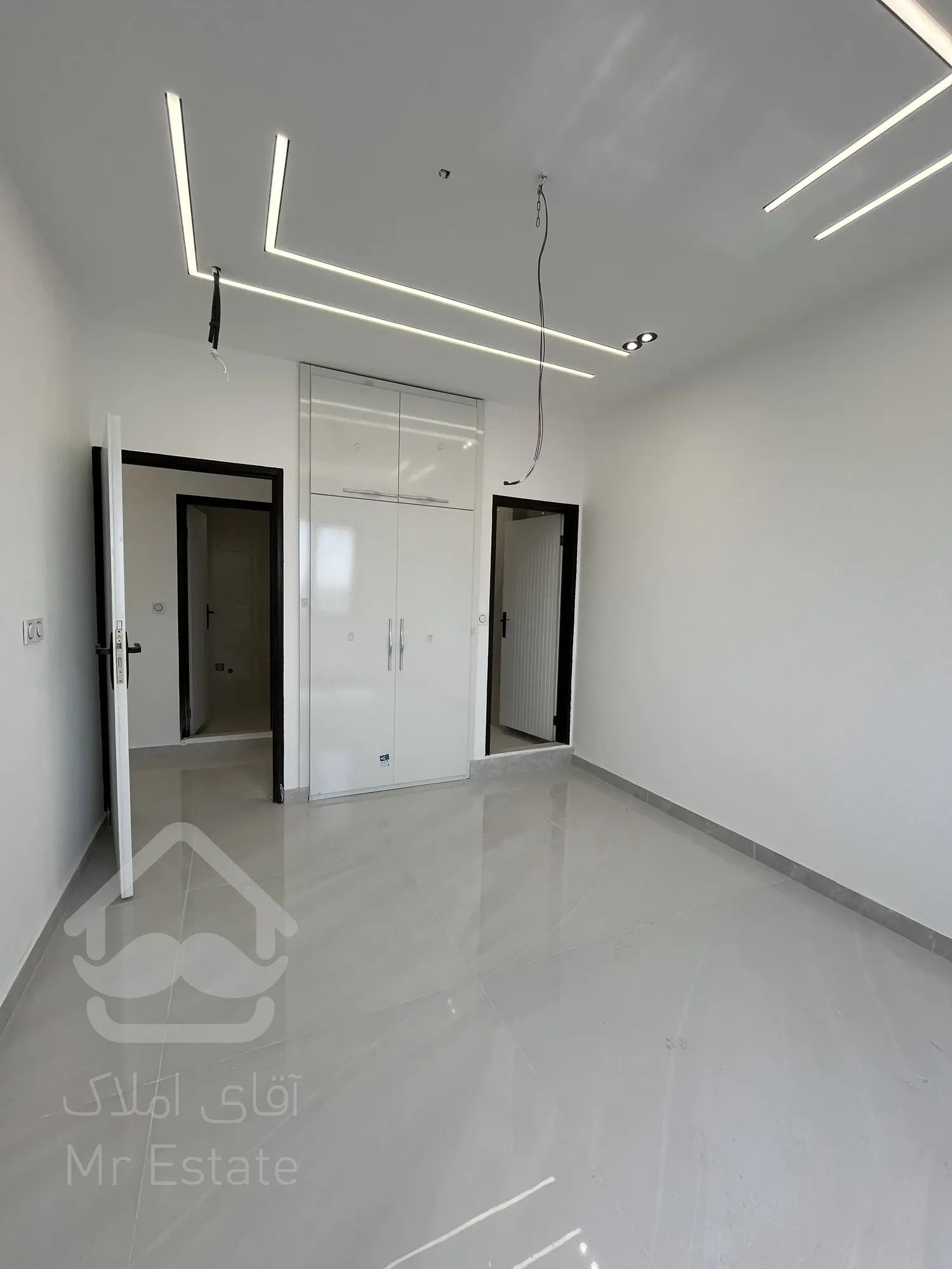 فروش آپارتمان ۱۶۸ متری پاسداران