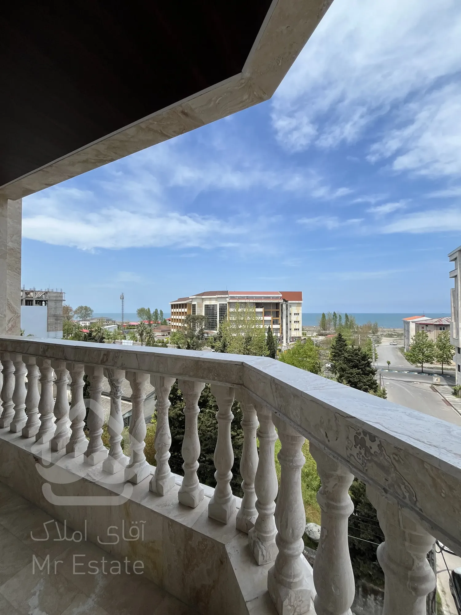 فروش آپارتمان ۱۶۸ متری پاسداران