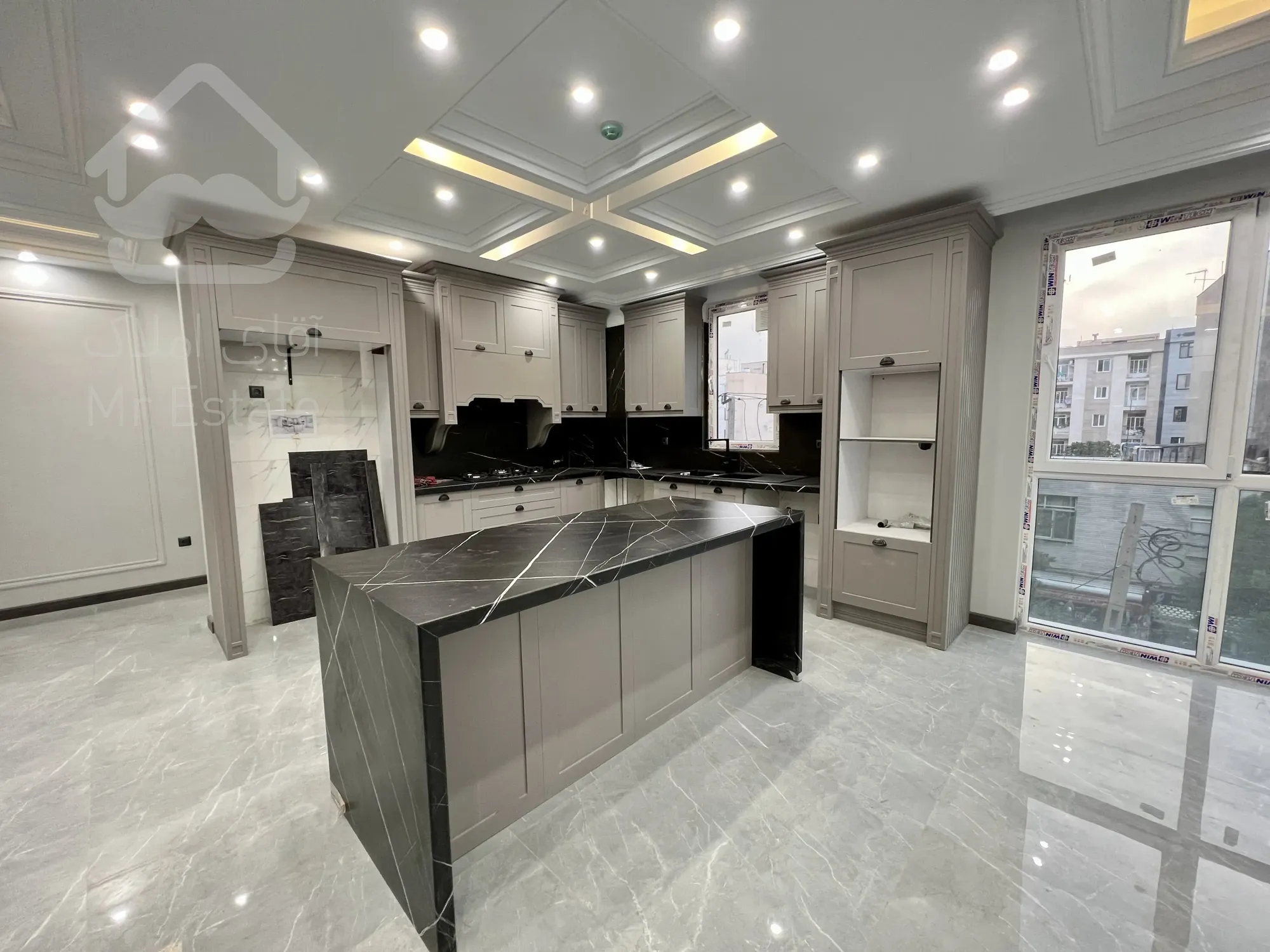 فروش آپارتمان ۱۴۰متری نوساز در فردوس شرق