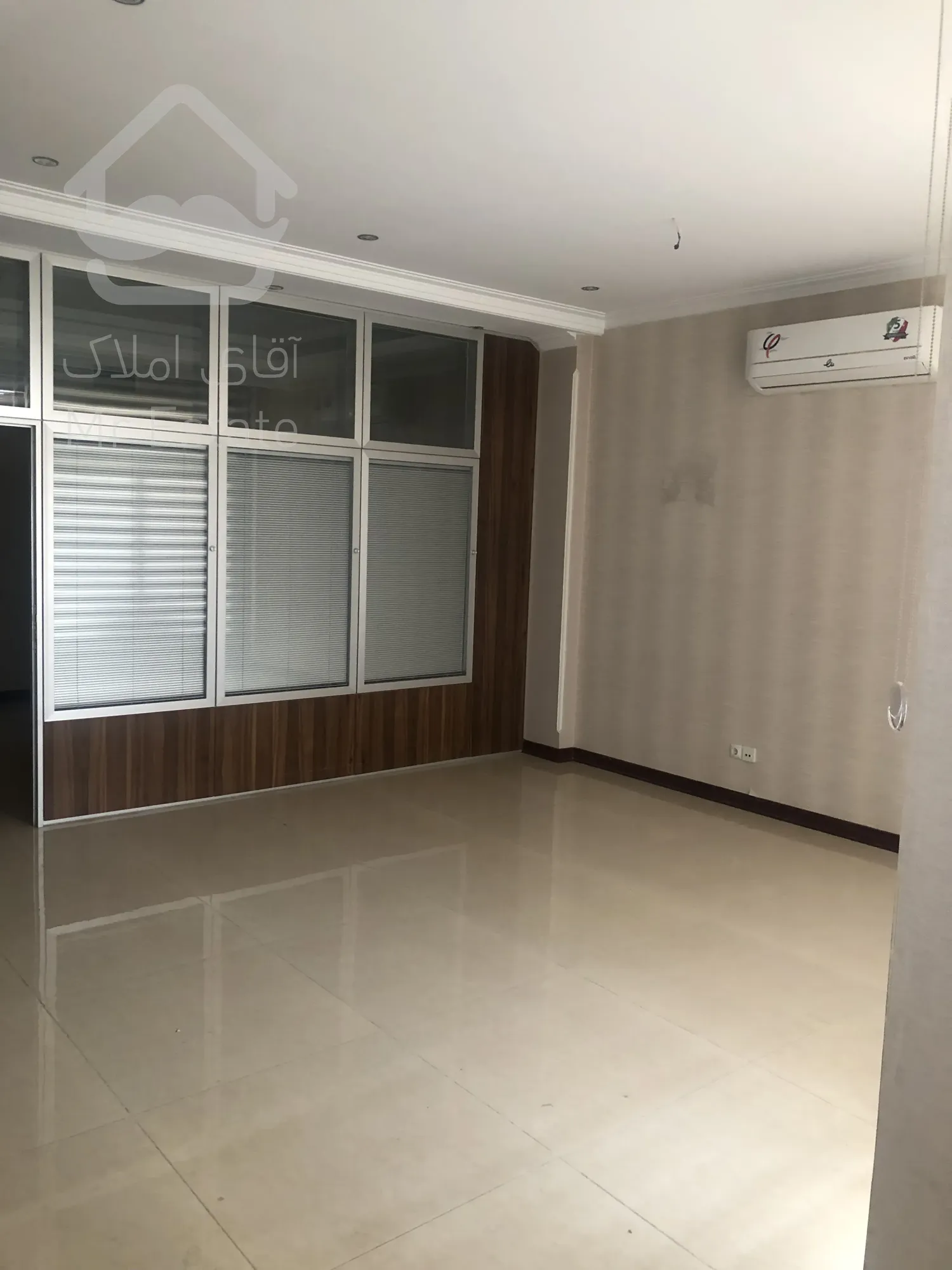 جردن خ آناهیتا ۱۰۵ متر با امکانات