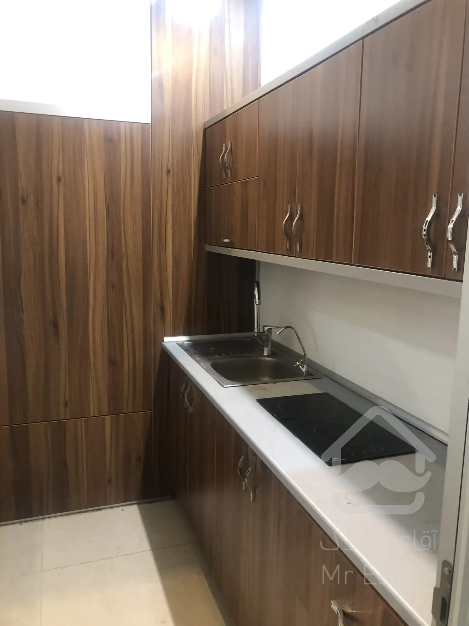 جردن خ آناهیتا ۱۰۵ متر با امکانات