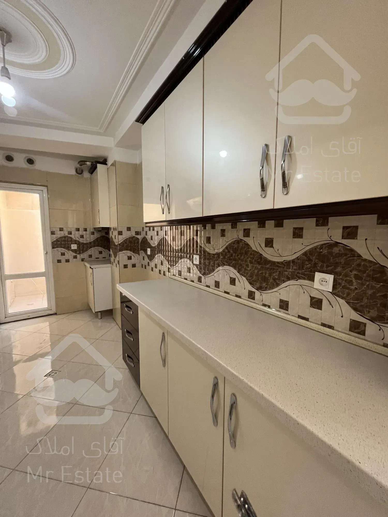 آپارتمان ۸۳ متری نوساز