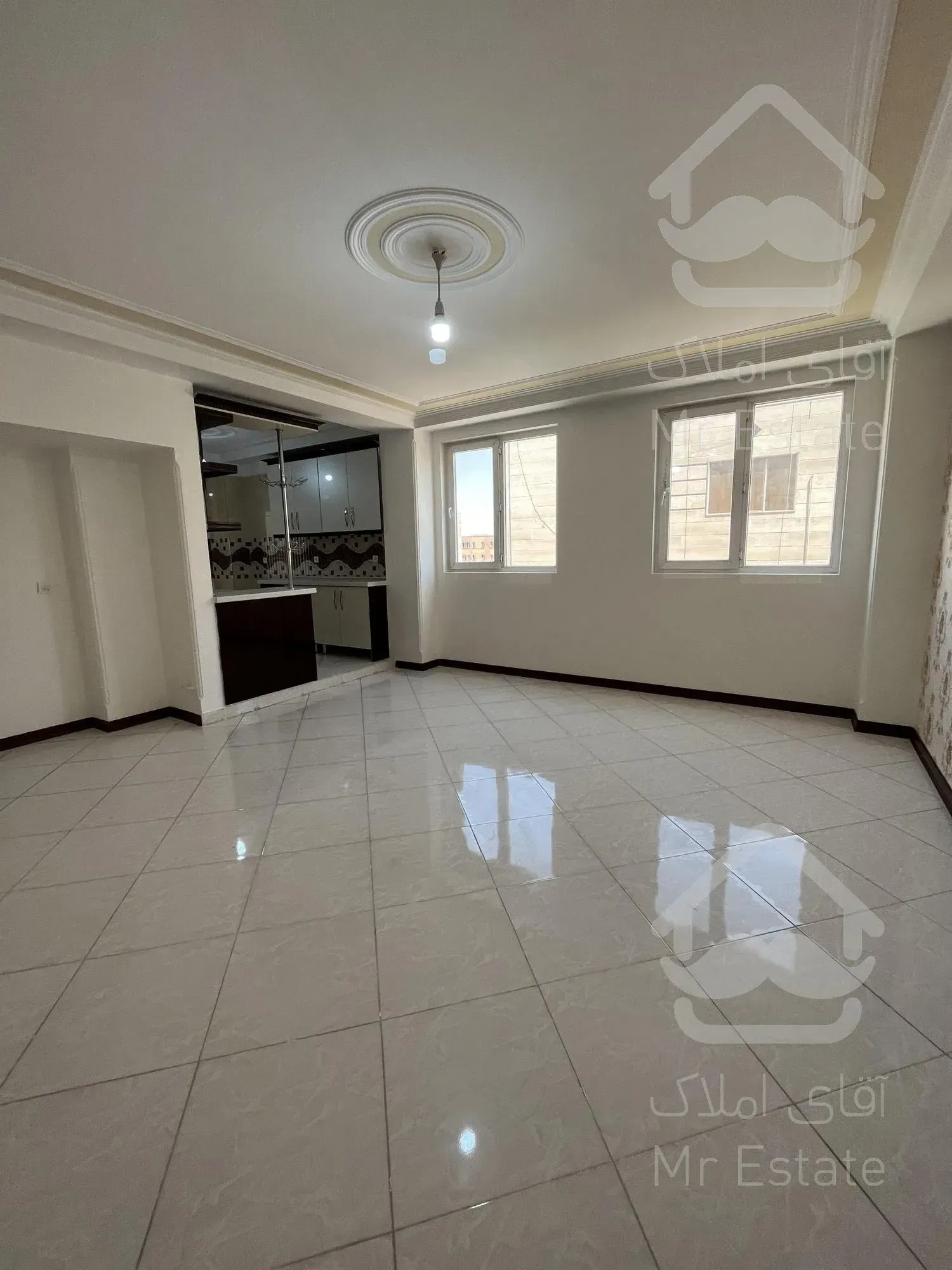 آپارتمان ۸۳ متری نوساز