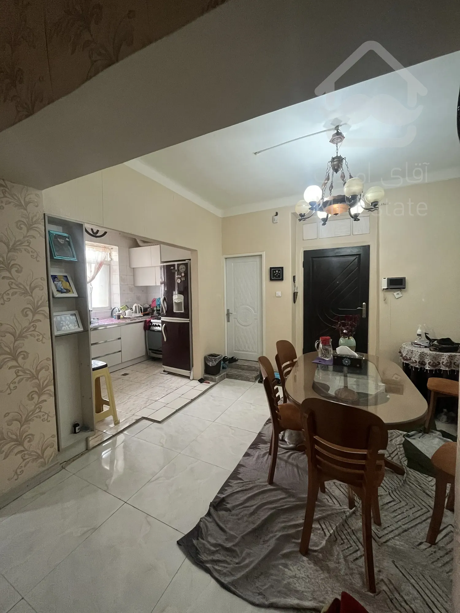 آپارتمان ۹۷متری طبقه ۴اذربایجان