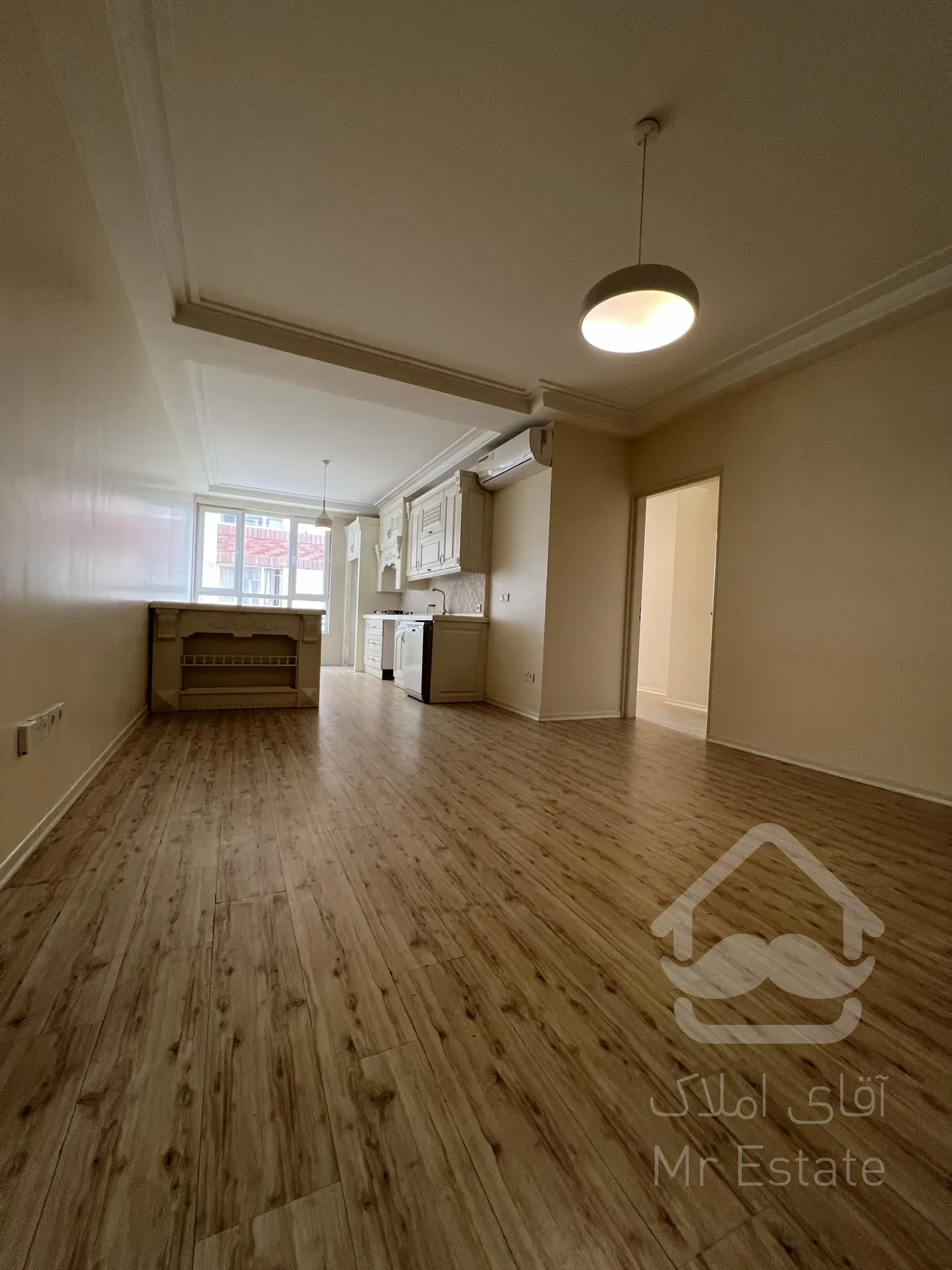 ۷۰ منر در برجی مجلل تاپ لوکیشن