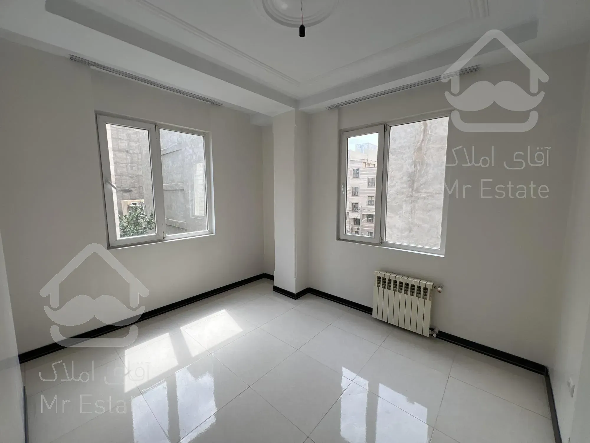 ۹۳متر شیک/ نورگیر آکواریوم/ ۲واحدی/ شهرک پاسداران