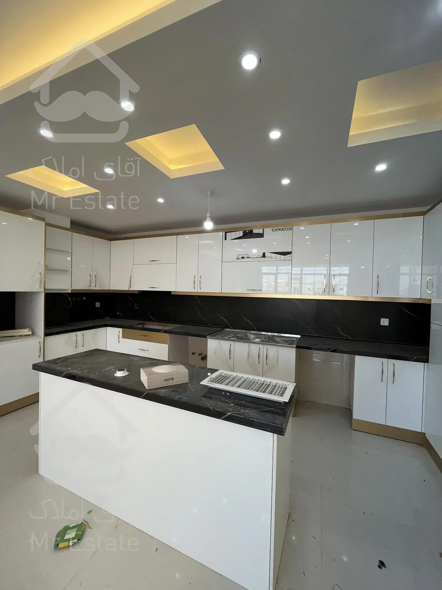 آپارتمان ۱۱۰ متری نوساز قلب نقش جهان