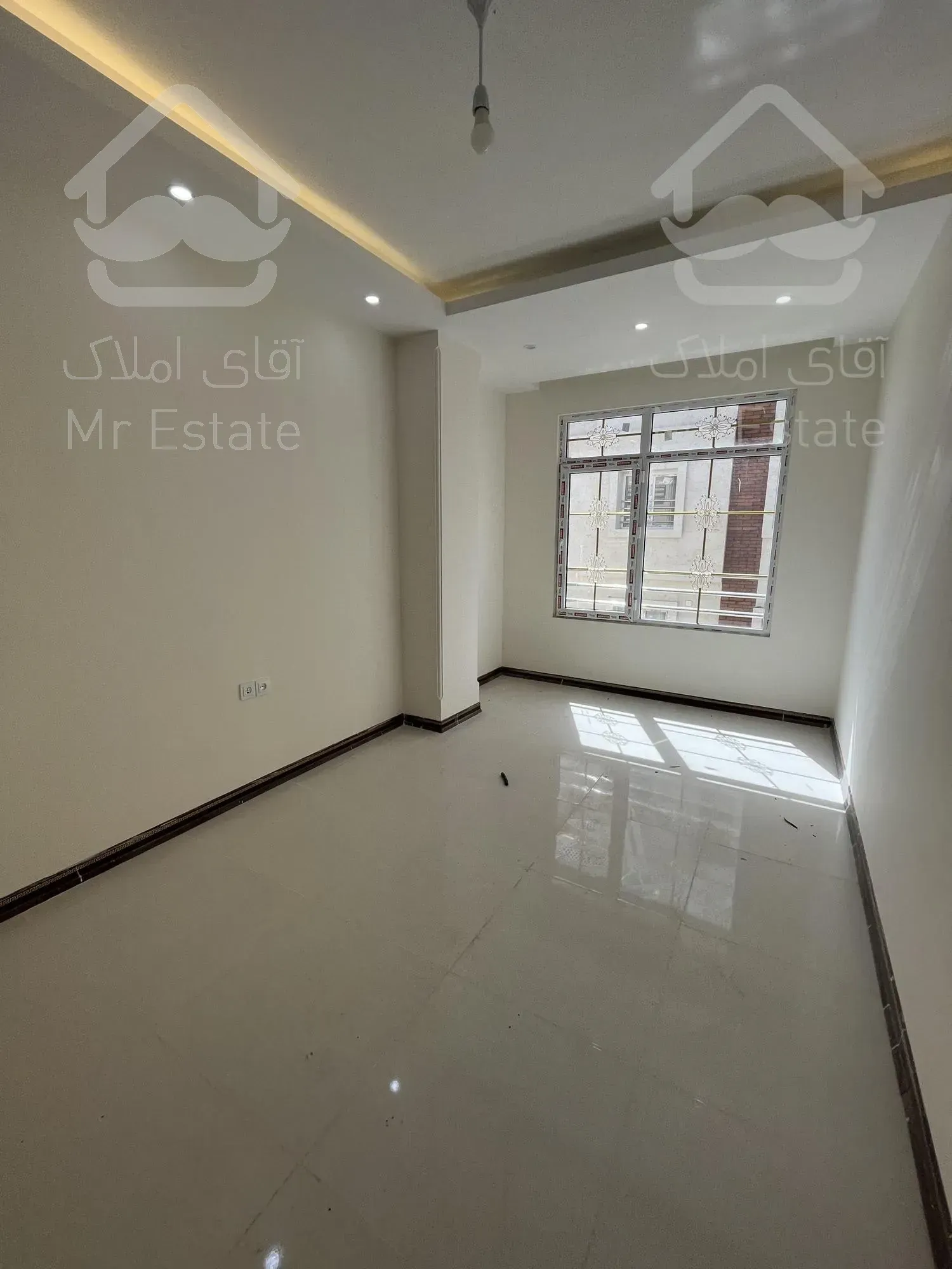 آپارتمان ۱۱۰ متری نوساز قلب نقش جهان