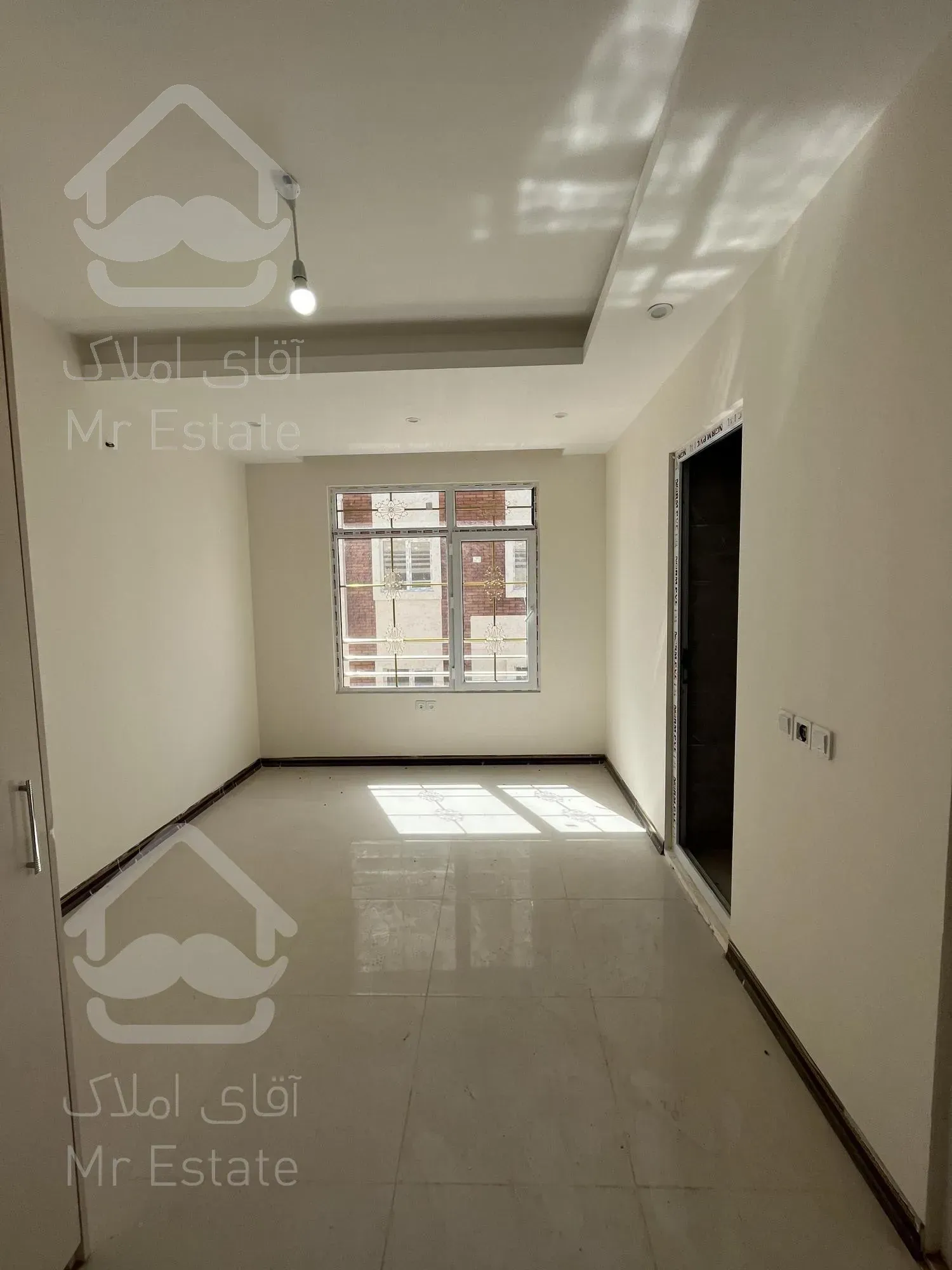 آپارتمان ۱۱۰ متری نوساز قلب نقش جهان