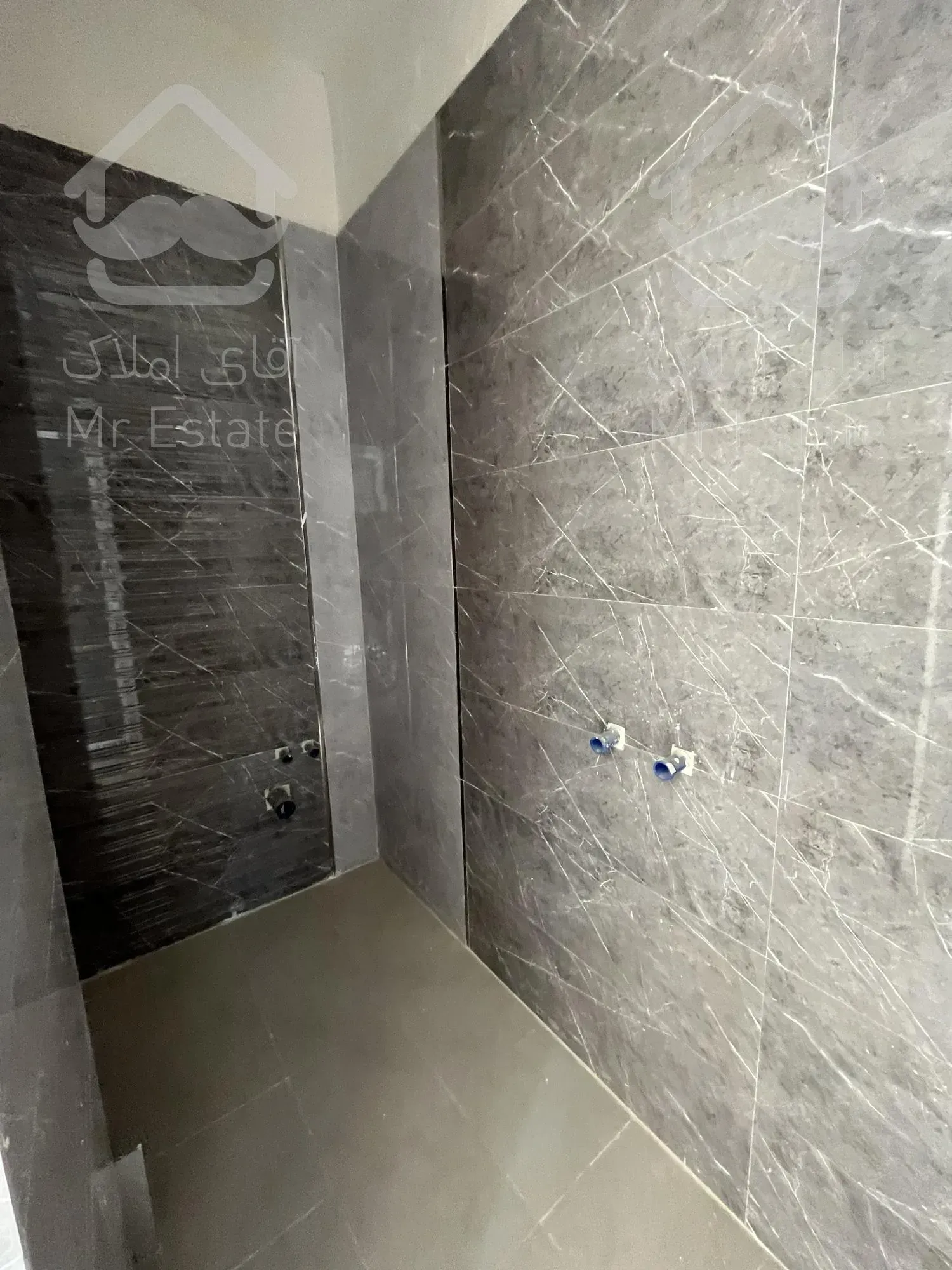 آپارتمان ۱۱۰ متری نوساز قلب نقش جهان