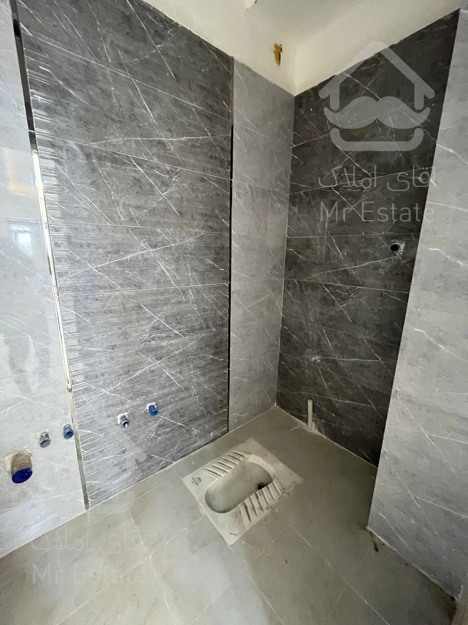 آپارتمان ۱۱۰ متری نوساز قلب نقش جهان