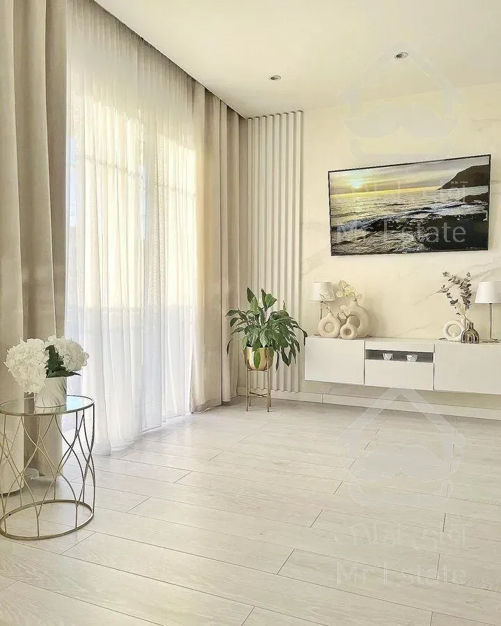 فروش اپارتمان دو خواب معلم نزدیک به خیابان اصلی