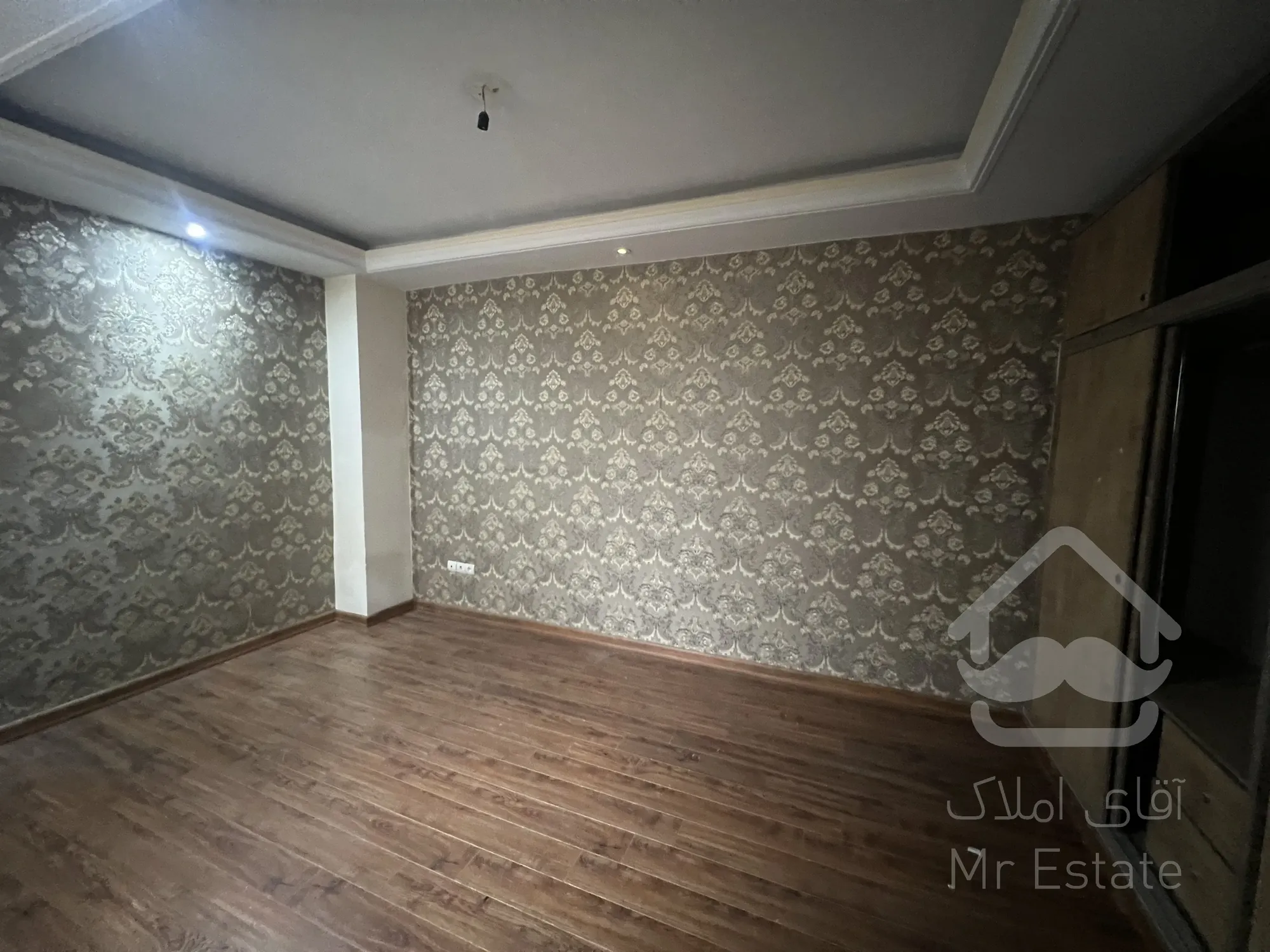 اجاره مسکونی ۹۰ متری بلوار فردوس گلستان جنوبی