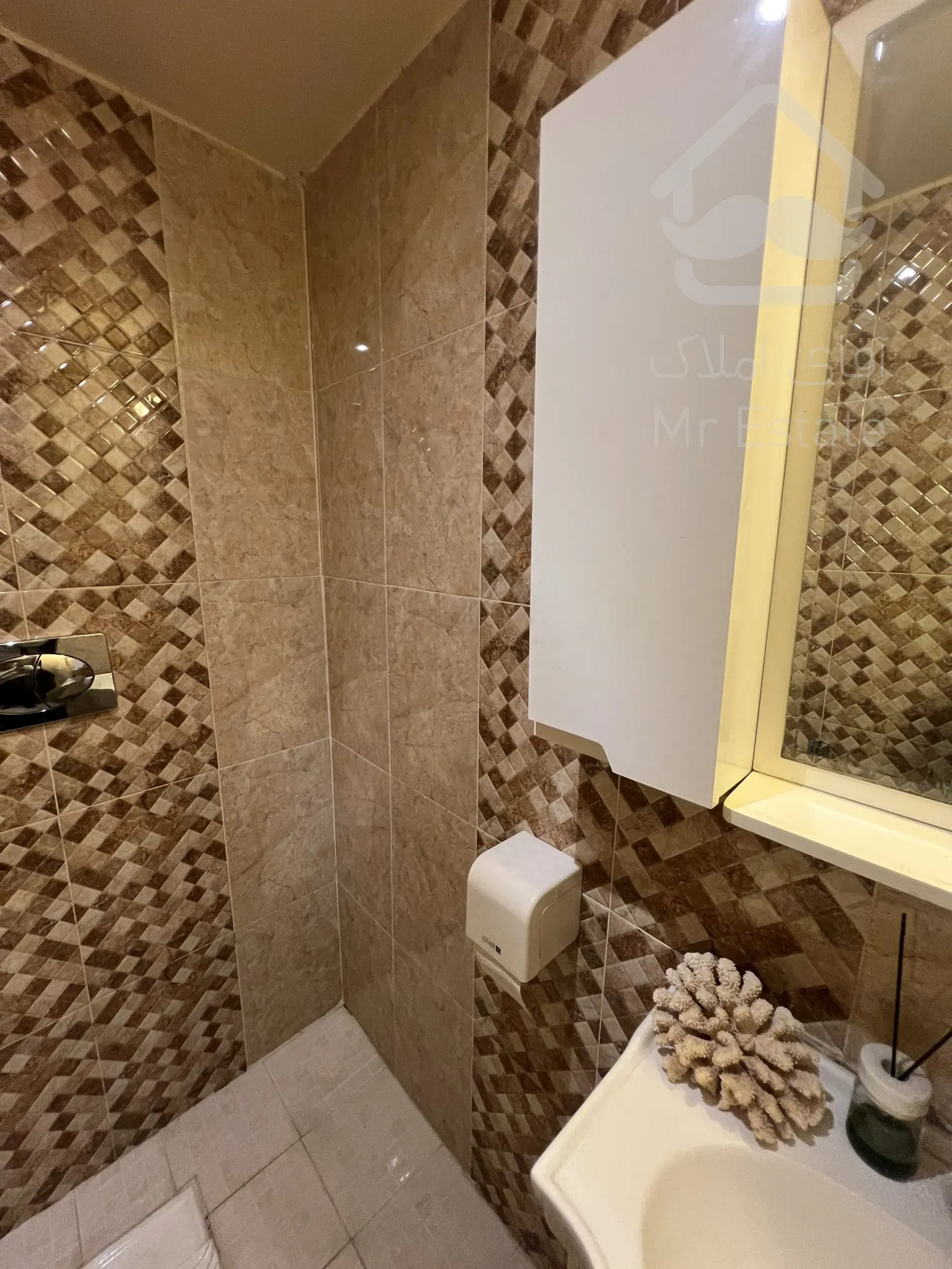 اجاره مسکونی ۹۰ متری بلوار فردوس گلستان جنوبی