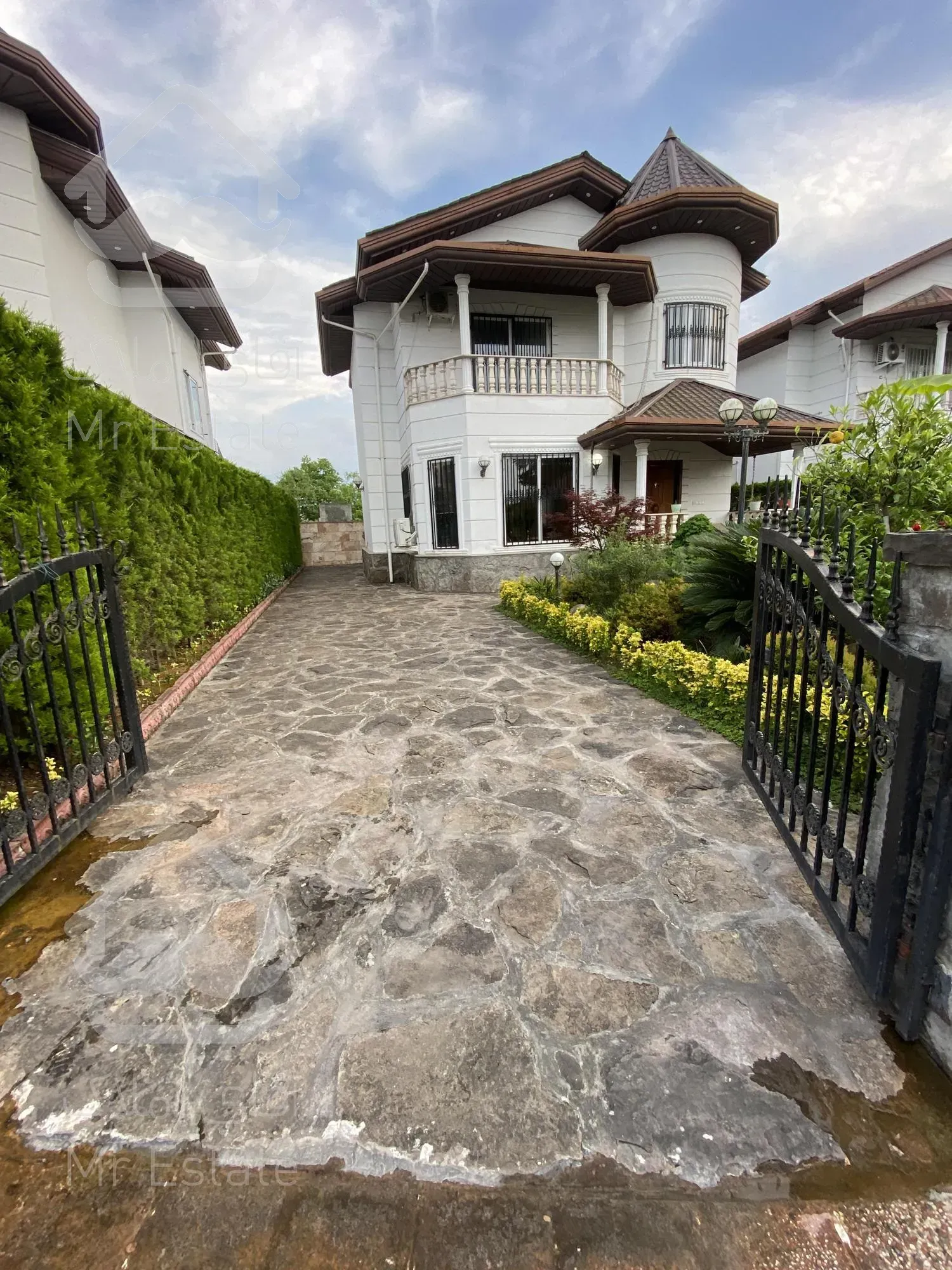 ۳۶۰ متر ویلا شهرکی