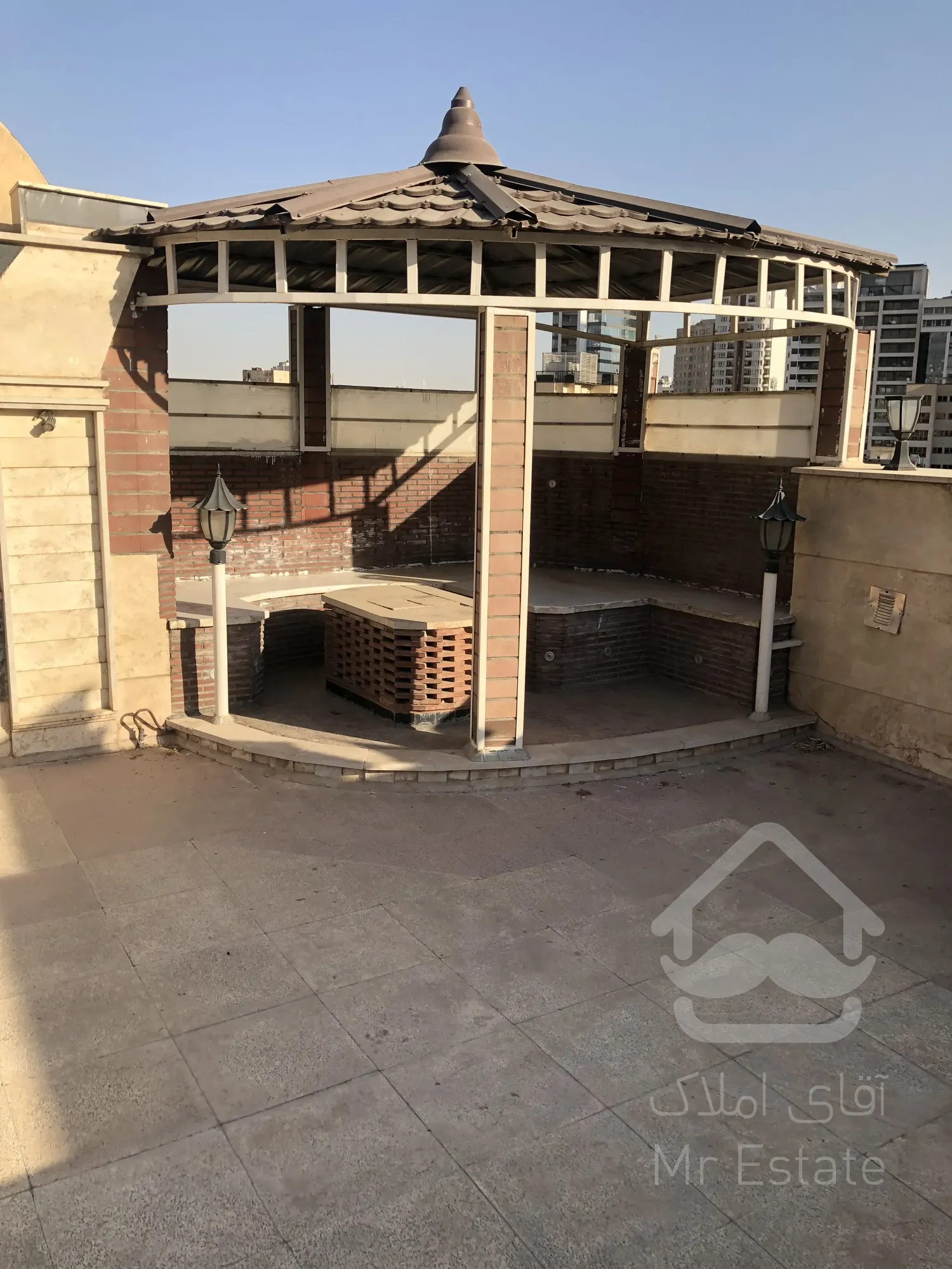 فروش 200 متر در بهترین لوکیشن مسکونی منطقه یک تهران فرشته