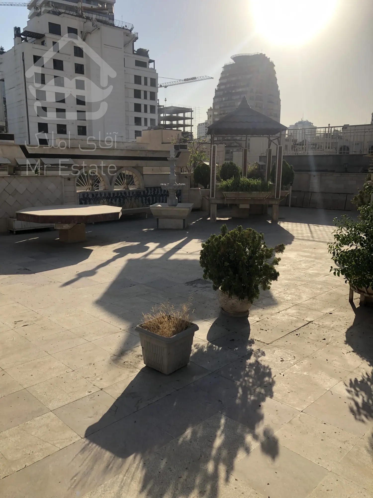 فروش 200 متر در بهترین لوکیشن مسکونی منطقه یک تهران فرشته