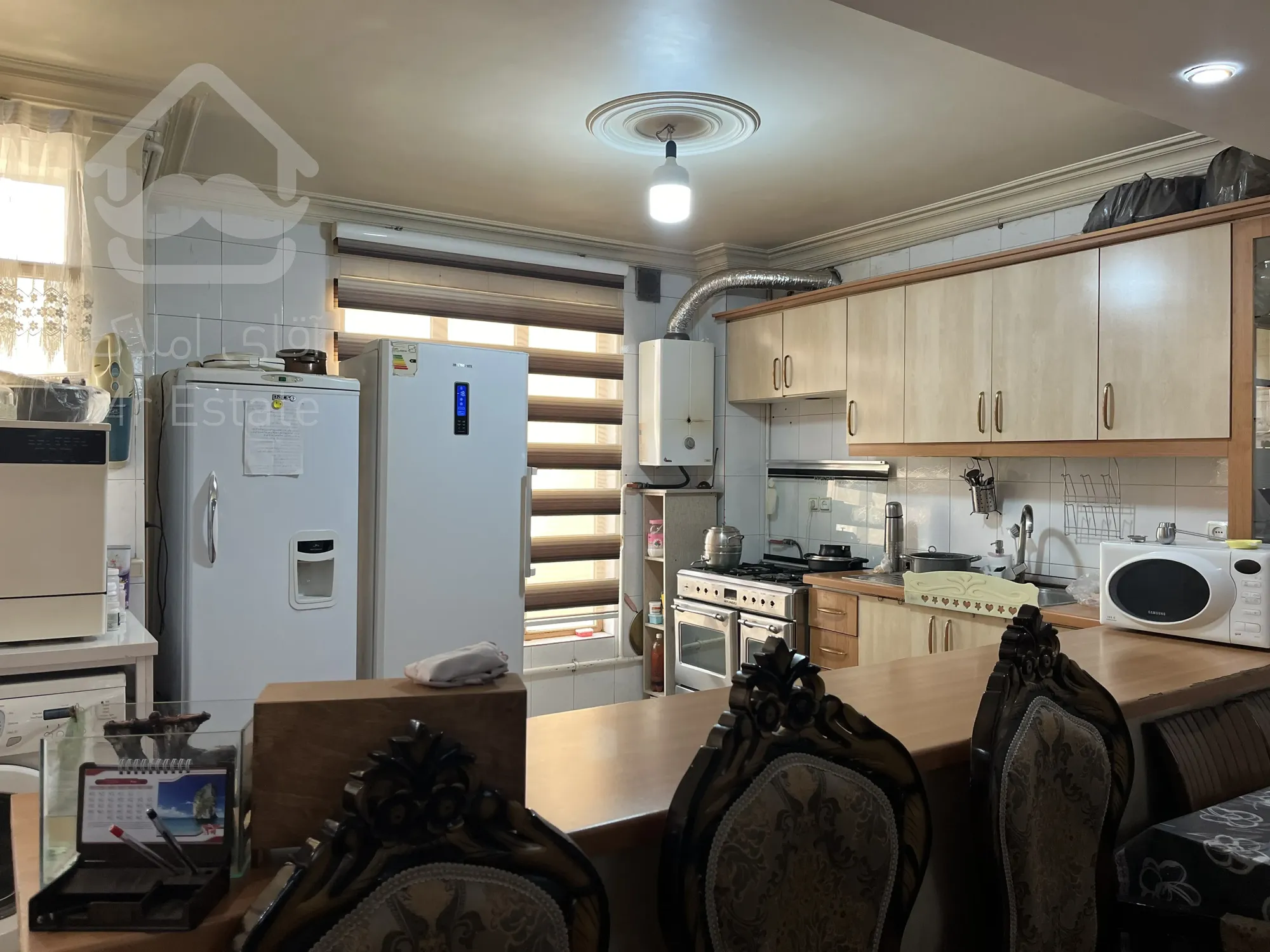 آپارتمان۹۳متری(۱۱متر پارکینگ اختصاصی)