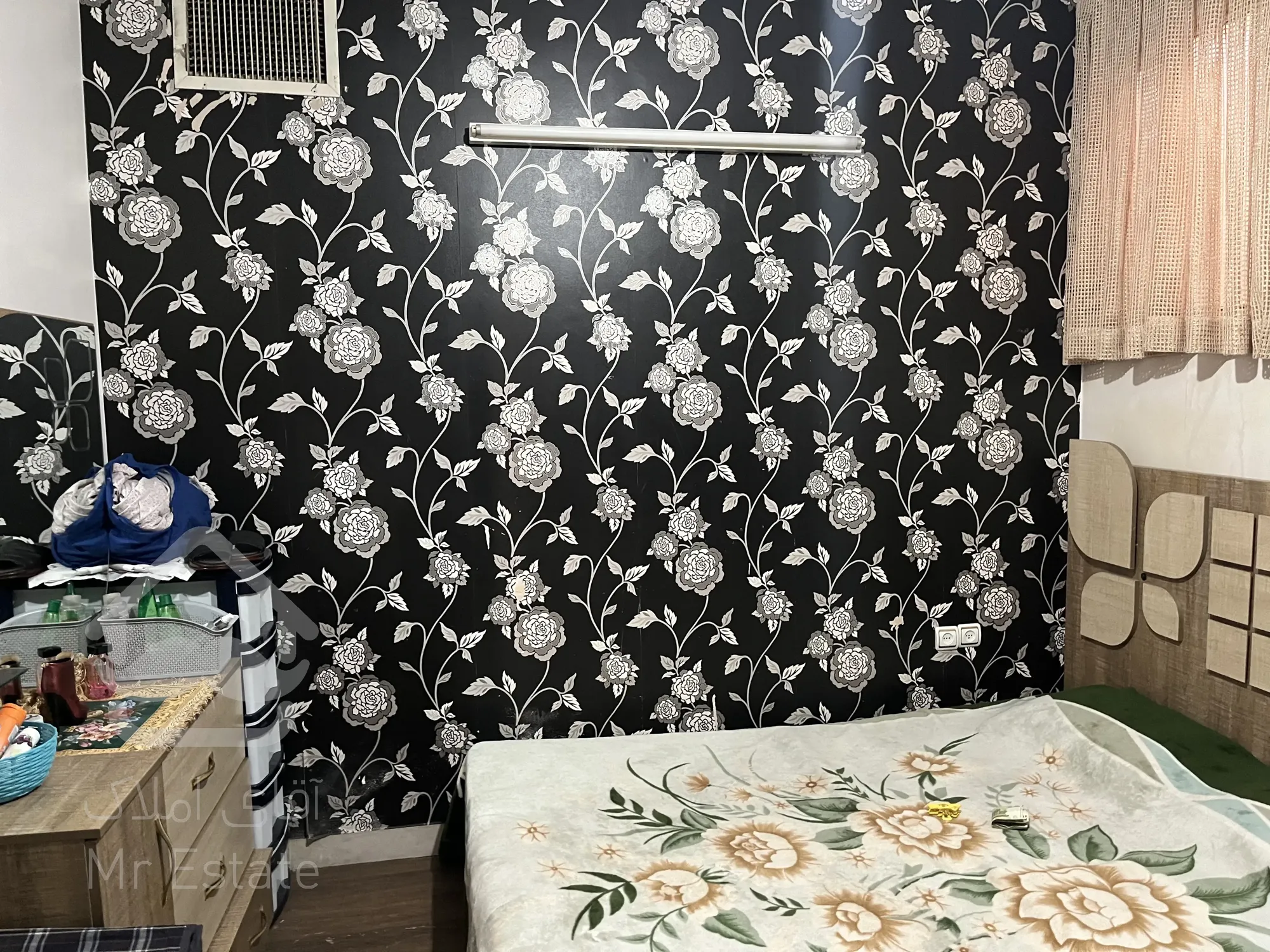 آپارتمان۹۳متری(۱۱متر پارکینگ اختصاصی)