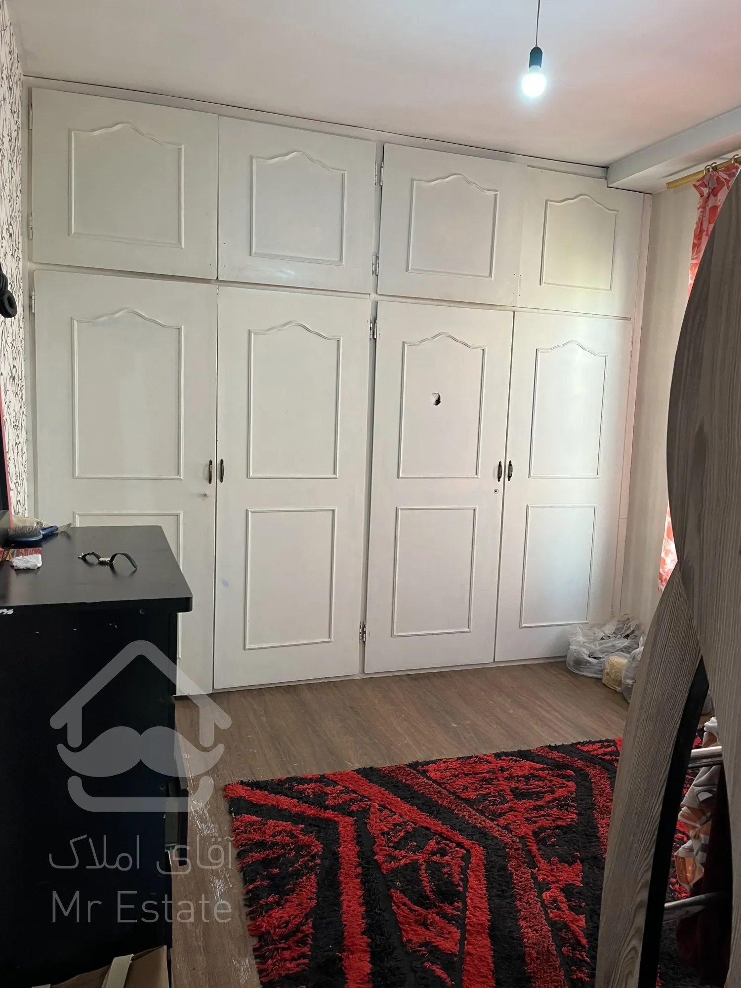 آپارتمان۹۳متری(۱۱متر پارکینگ اختصاصی)