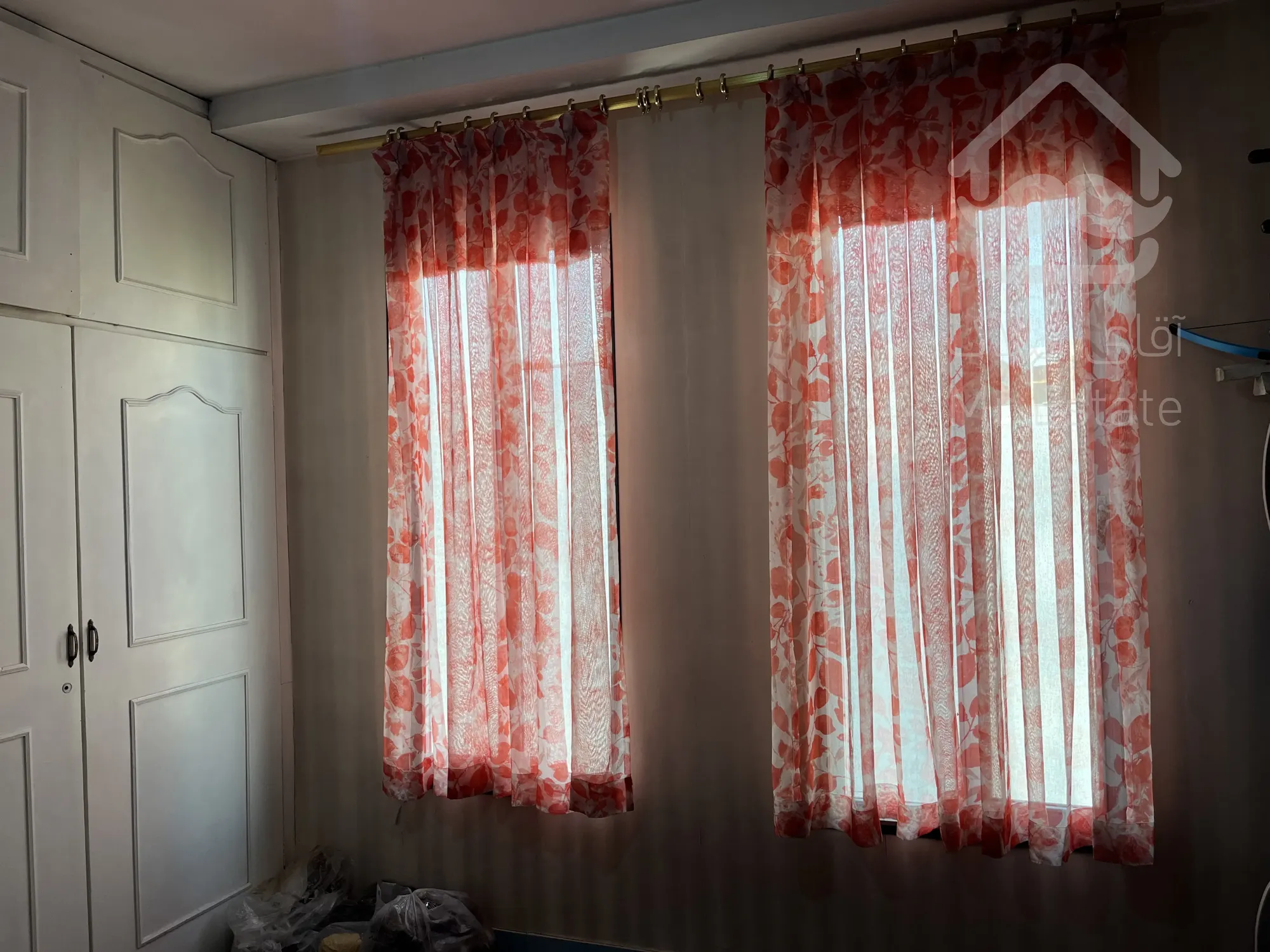 آپارتمان۹۳متری(۱۱متر پارکینگ اختصاصی)