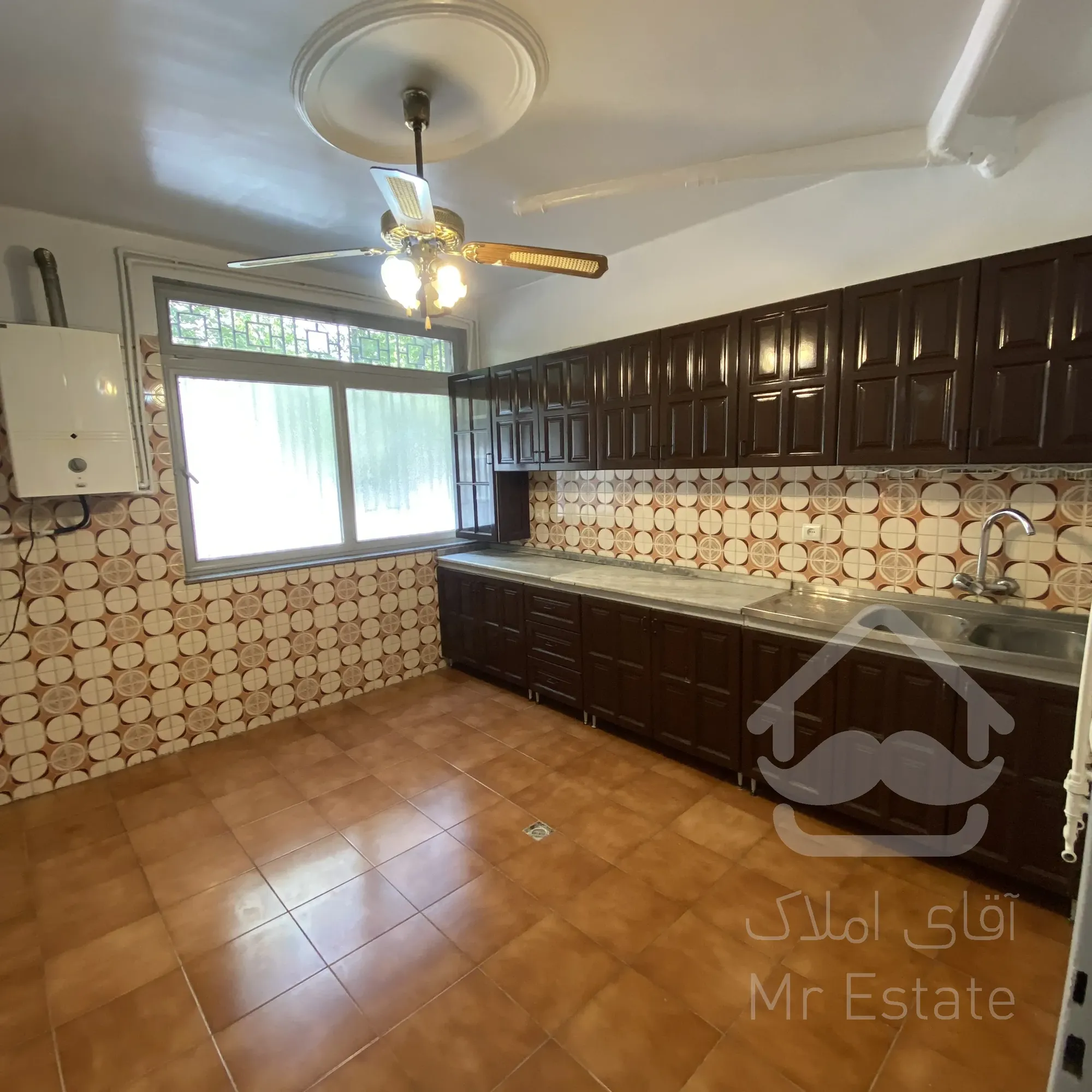 فروش آپارتمان ۱۴۰ متری در نیروهوایی