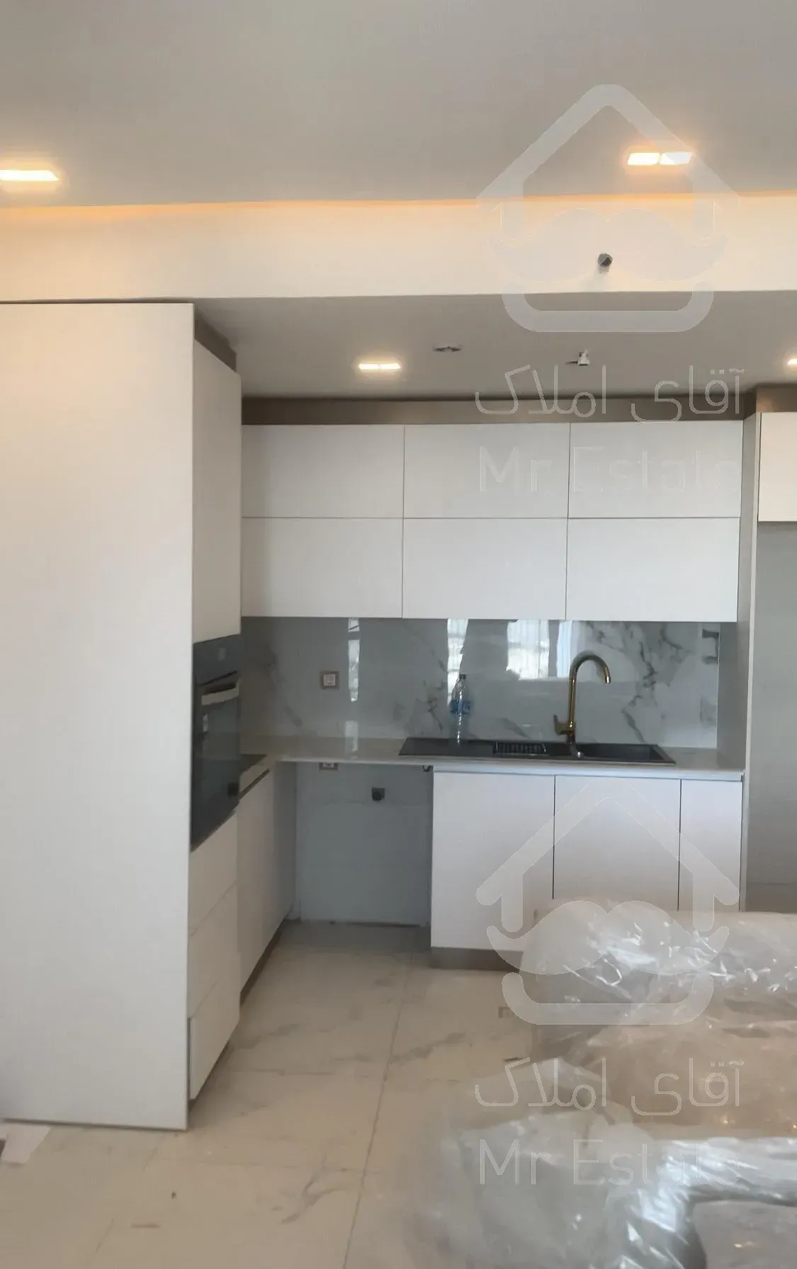 ۷۲ متر یکخواب برج فروردین فرنیش ستاره کیش صدف