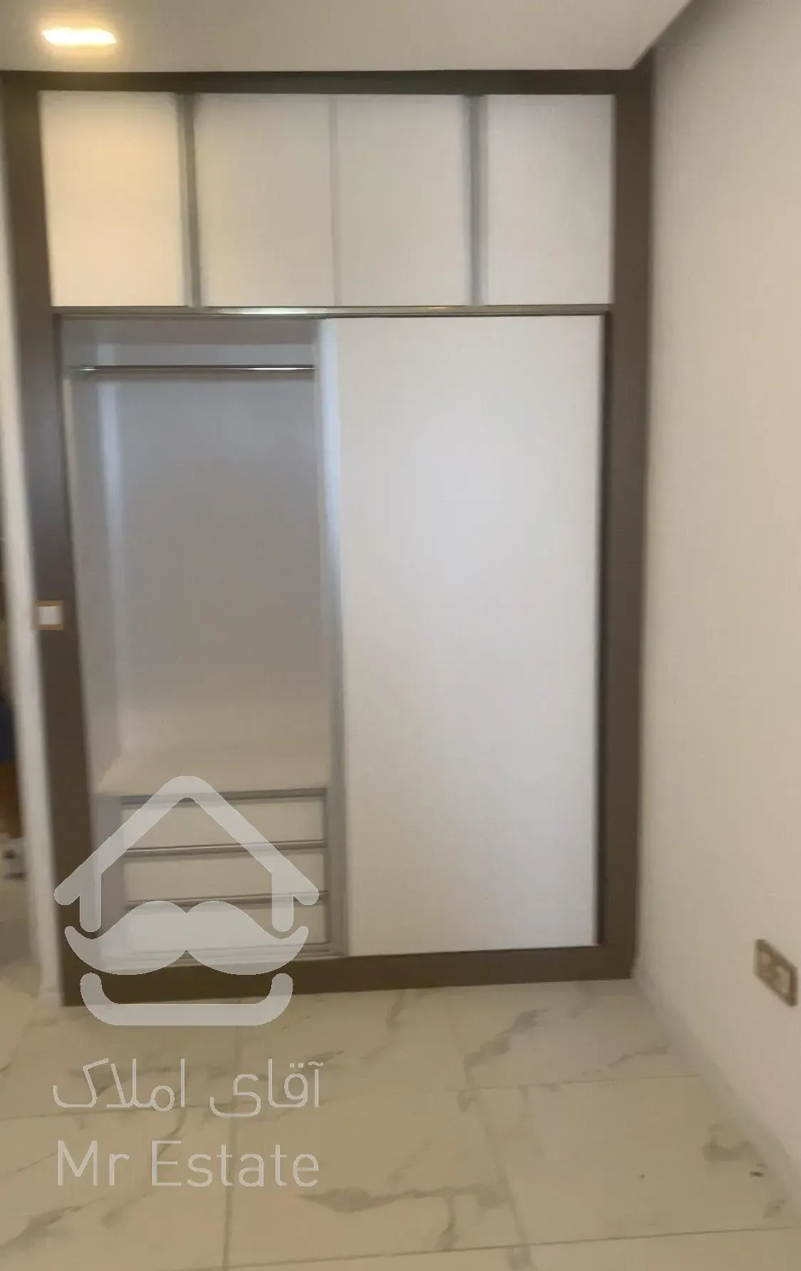 ۷۲ متر یکخواب برج فروردین فرنیش ستاره کیش صدف