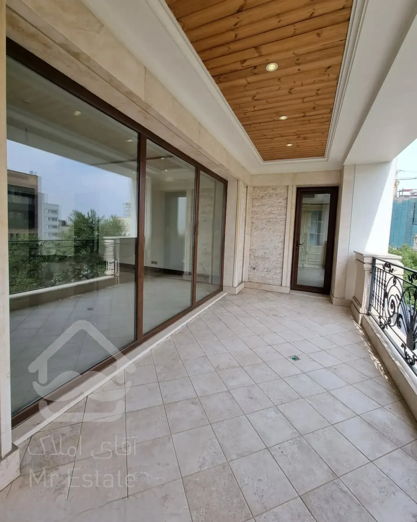 زعفرانیه / 450 متر / سوییت مجزا / تاپ لوکیشن