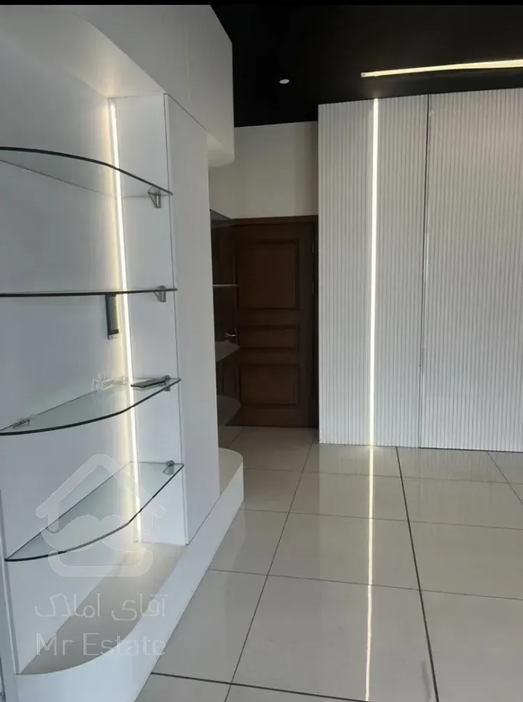 اجاره سند اداری ۱۳۰ متری اندرزگو، مدرن نوساز ، طبقات بالا