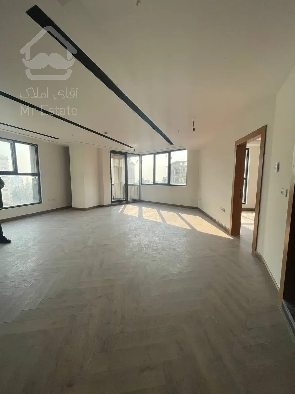 ۸۵ متر اداری نیاوران / ۶ ساله / دسترسی بی نظیر